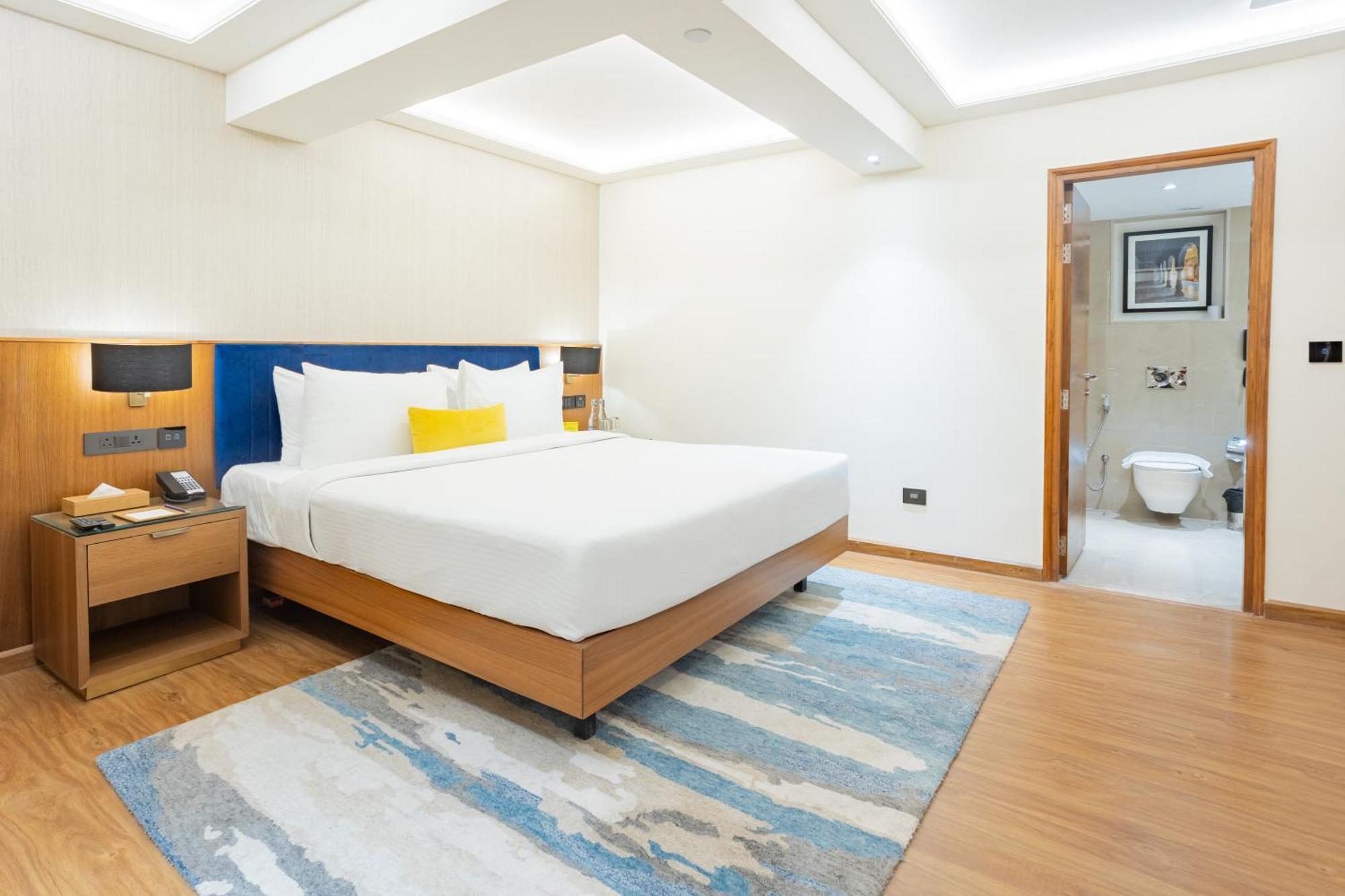 Deluxe Suite Enjoy on Food & Beverage services Happy Hours 11 on Alcoholic Beverages Early Check Late Checkout upto 3 hrs SAV