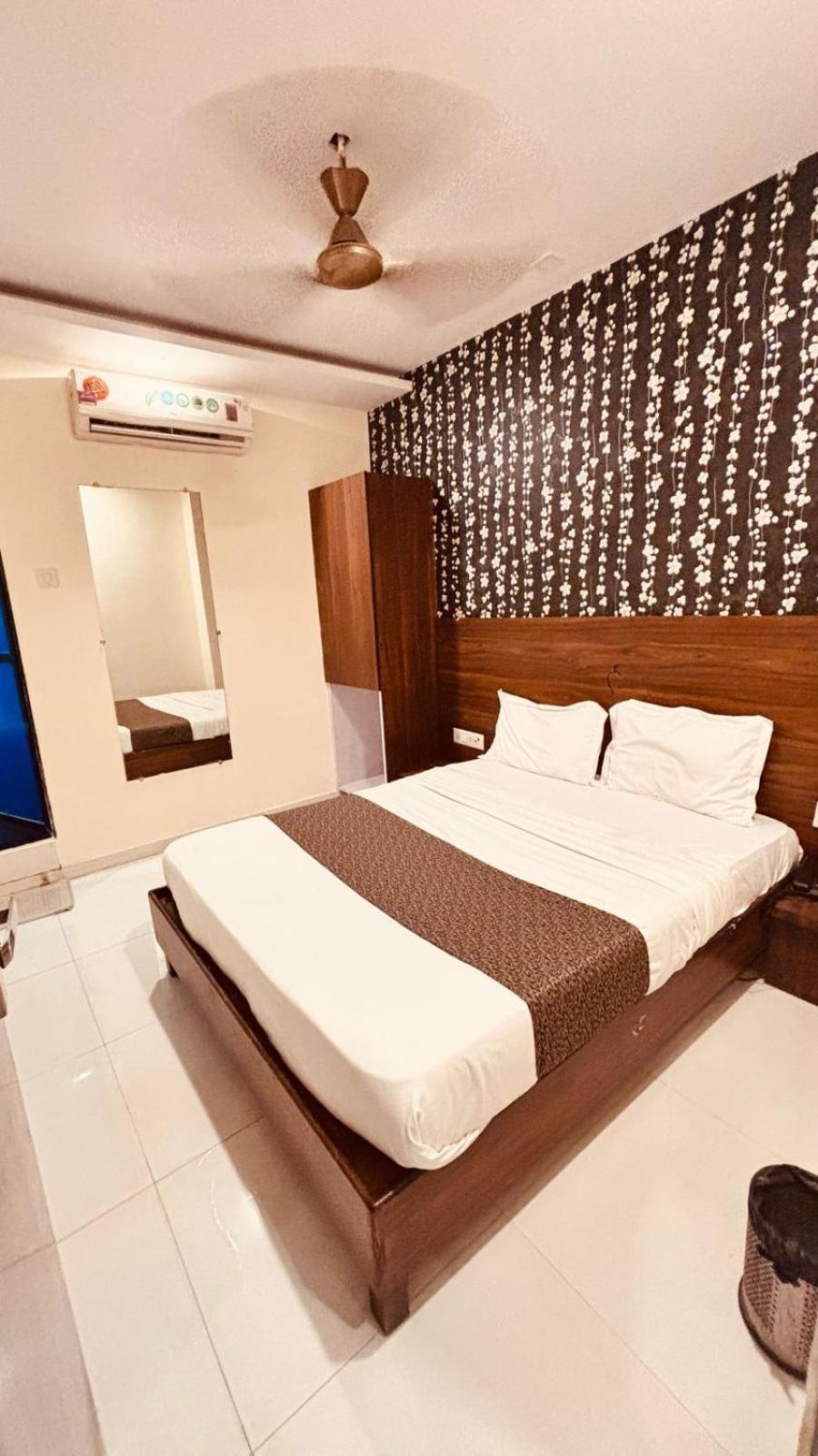 Double Room,1659779611:JPEG