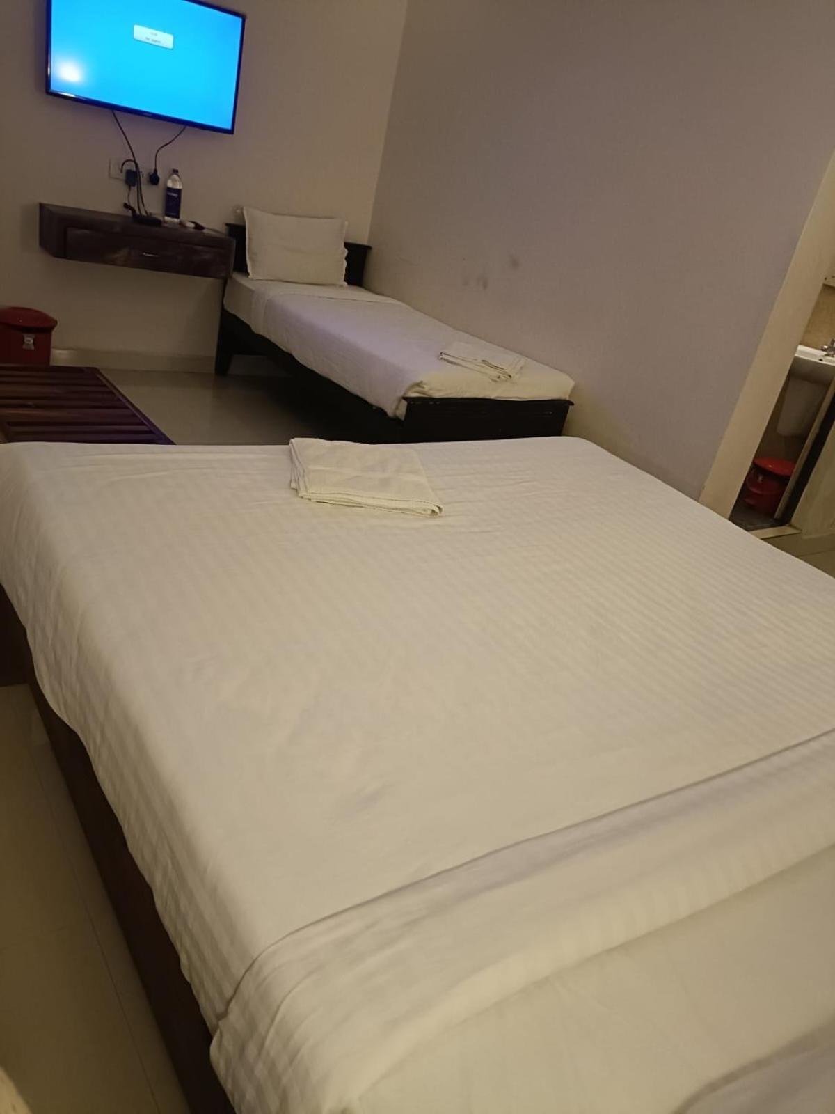 Triple Room,1664344320:JPEG