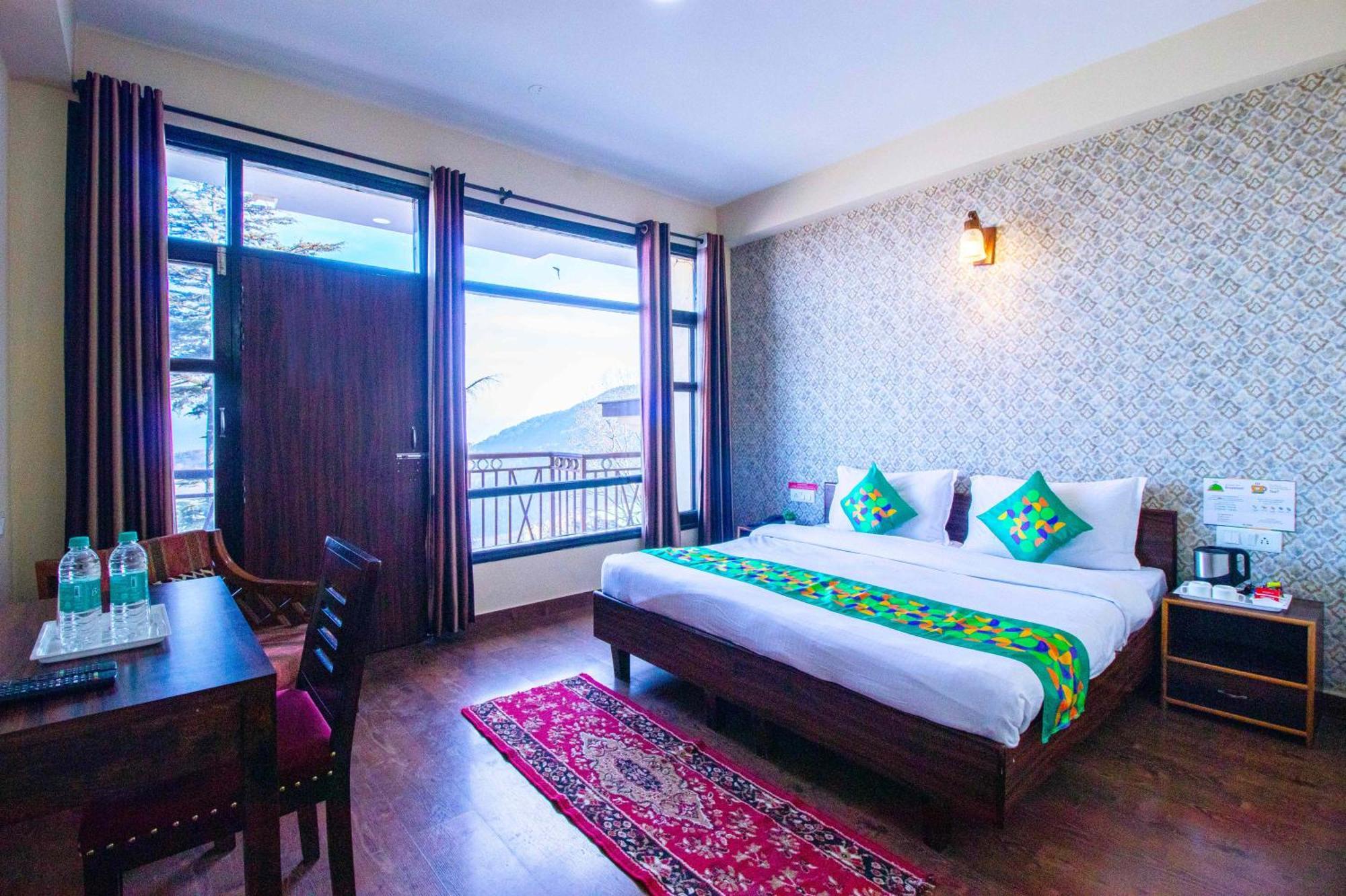 Deluxe Room with Mountain View