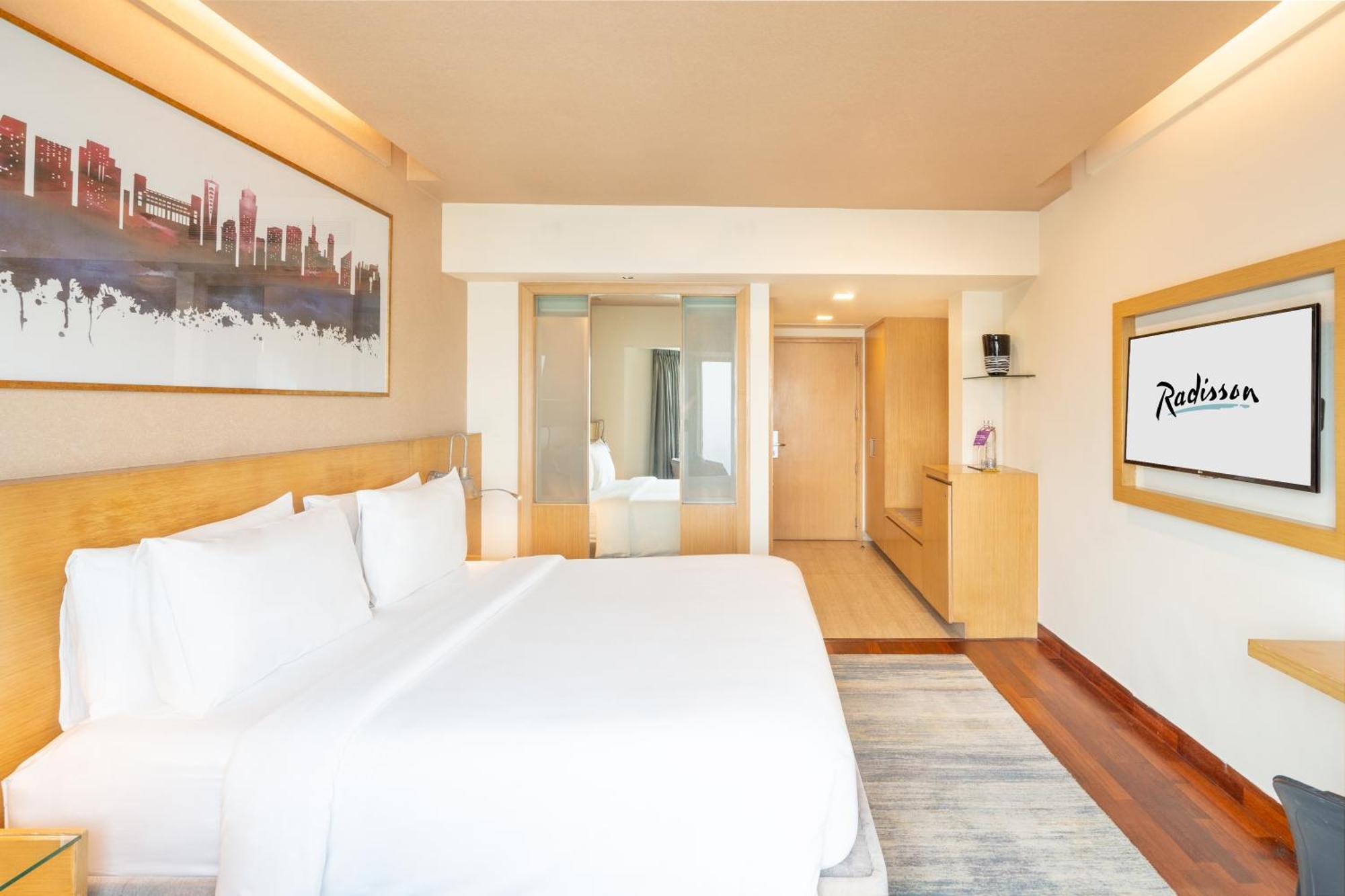 Room 7 hours Any time between 10 AM – 5 PM No Allowed Mandatory Check Out at 5 pm Multiple days not allowed