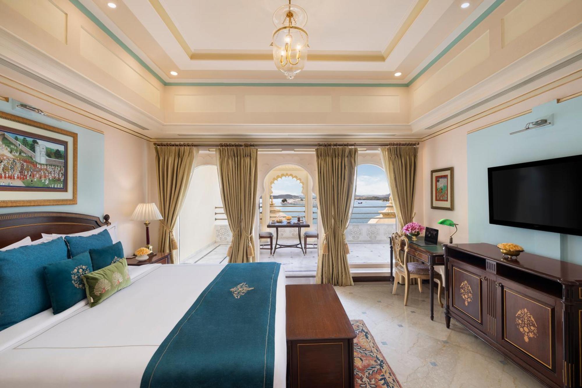 Luxury Suite Sitout