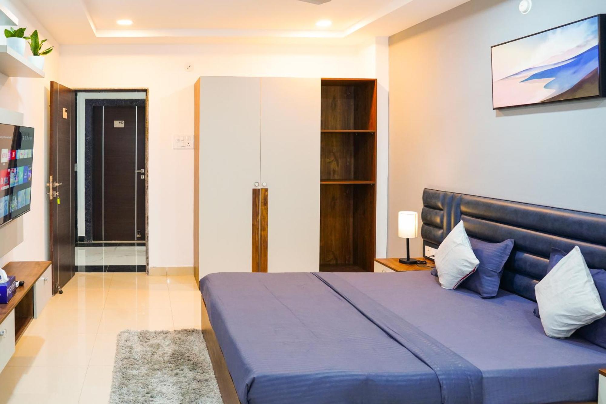 Deluxe King Room