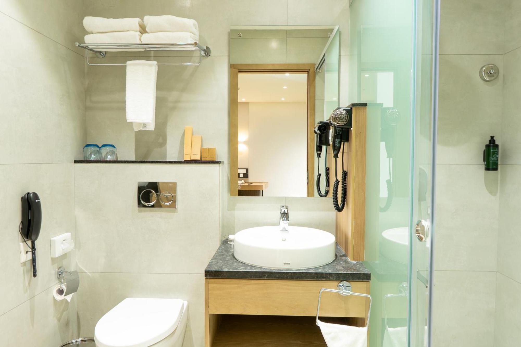 Deluxe Double Room Book your enjoy an additional on our Pickleball & Paddle Court experience