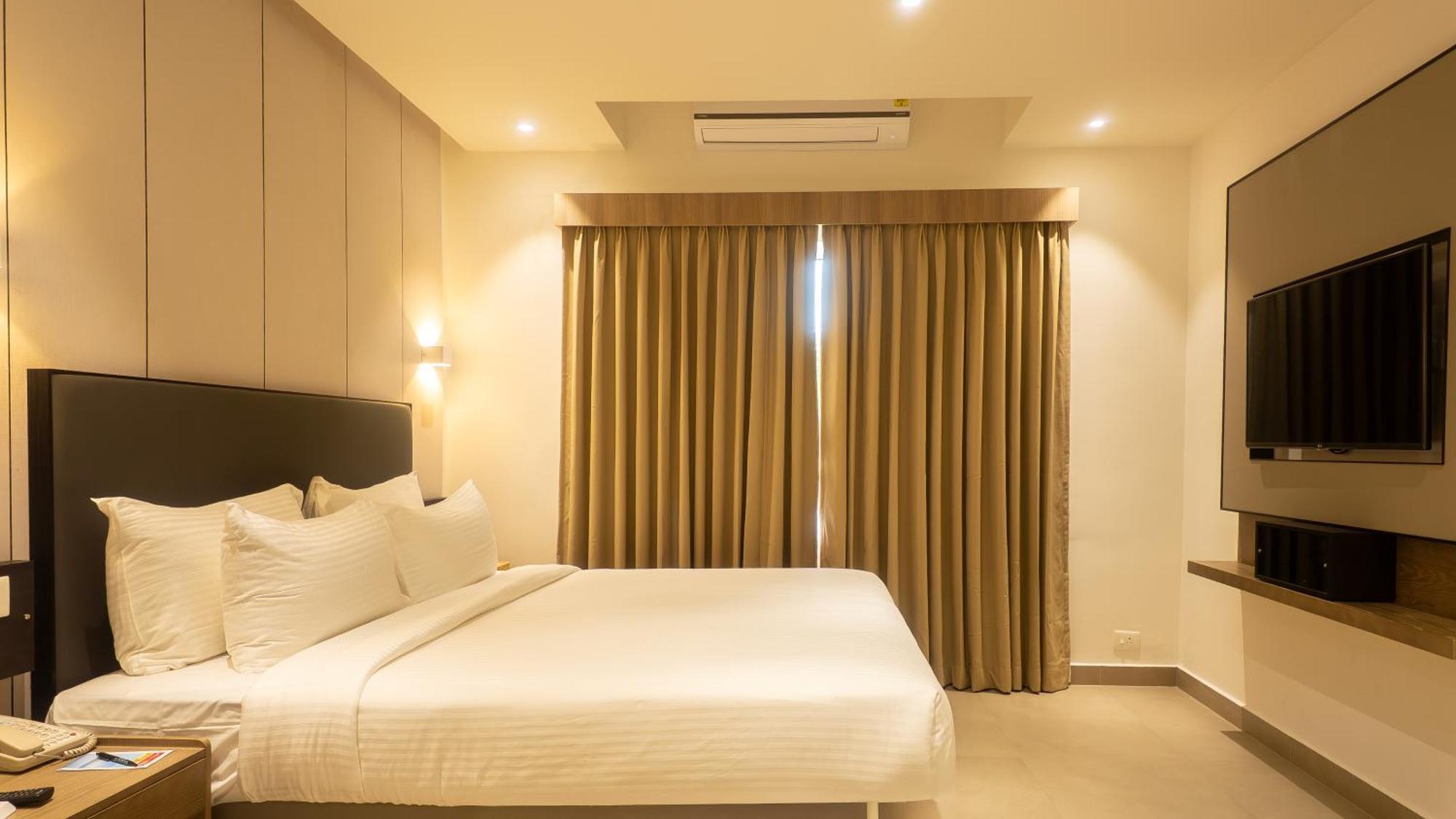 Deluxe Double Room Book your enjoy an additional on our Pickleball & Paddle Court experience