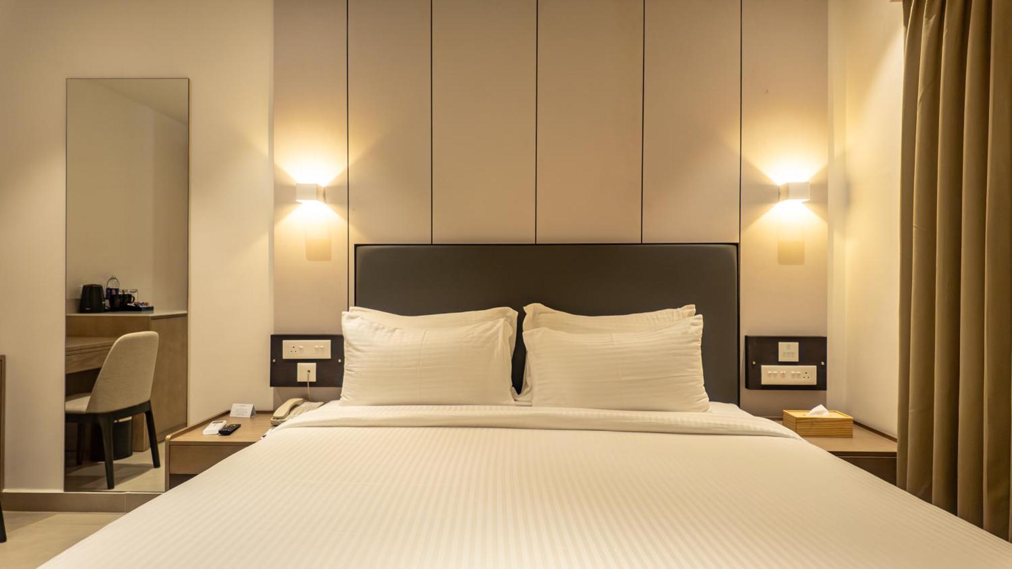 Deluxe Double Room Book your enjoy an additional on our Pickleball & Paddle Court experience
