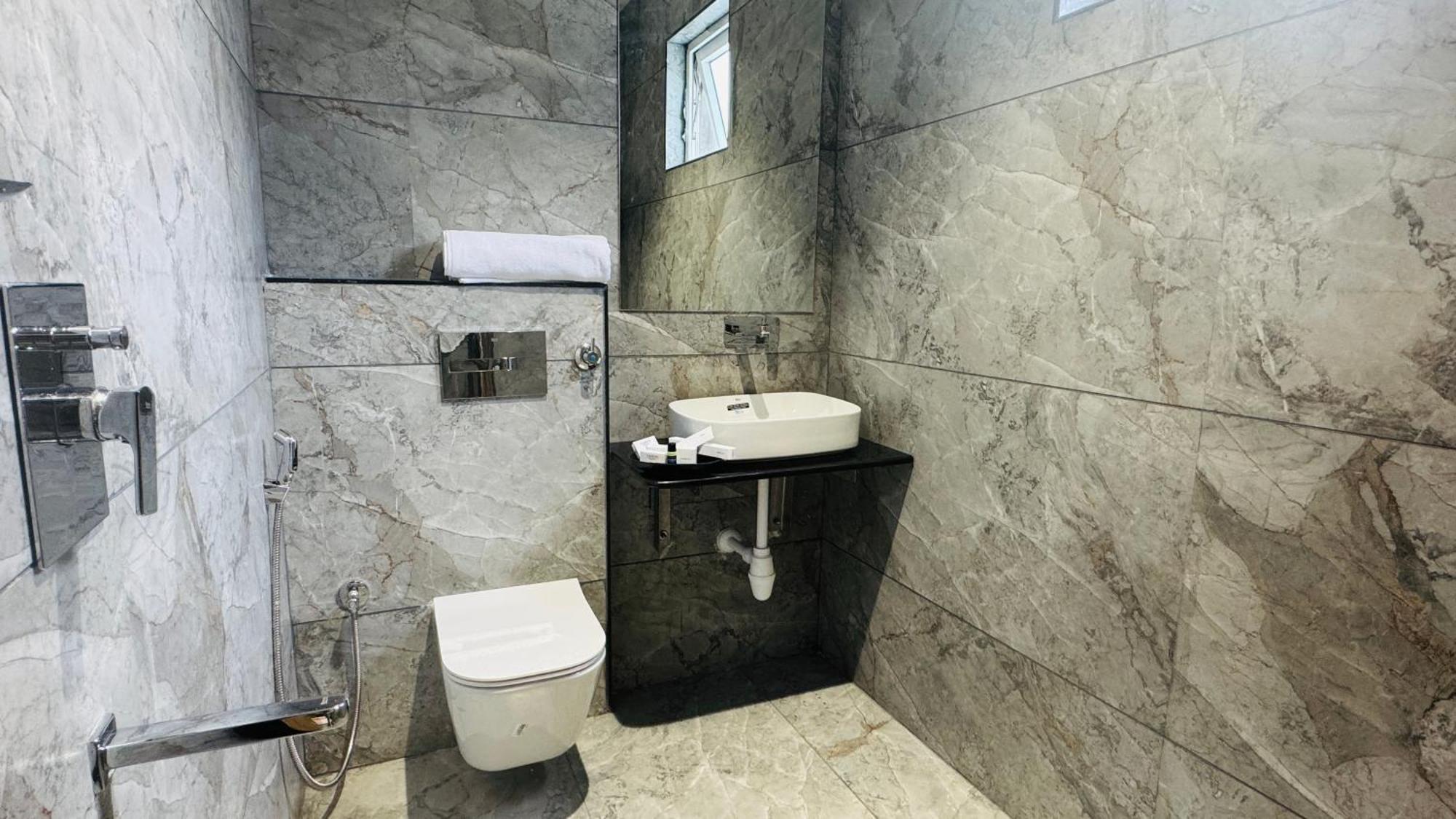 Deluxe King Suite