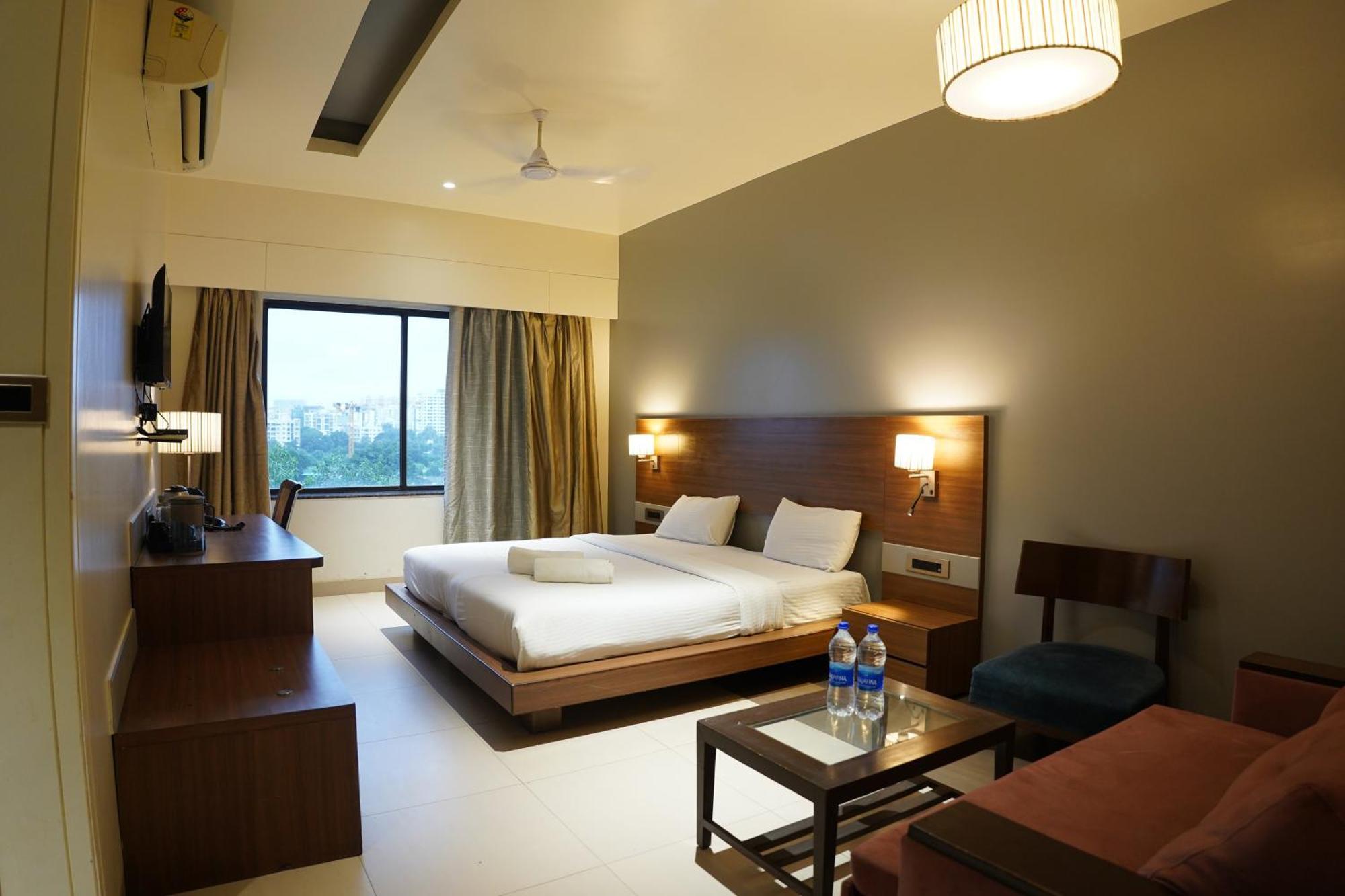Deluxe King Room