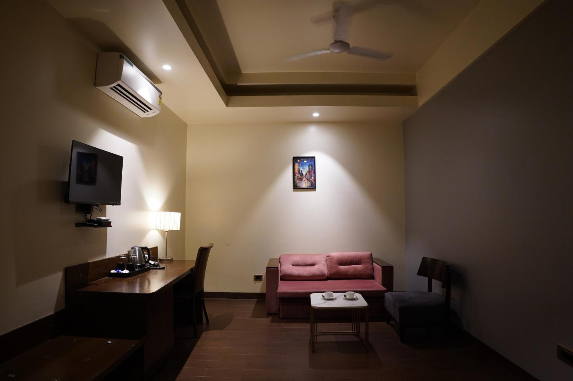 Deluxe Suite