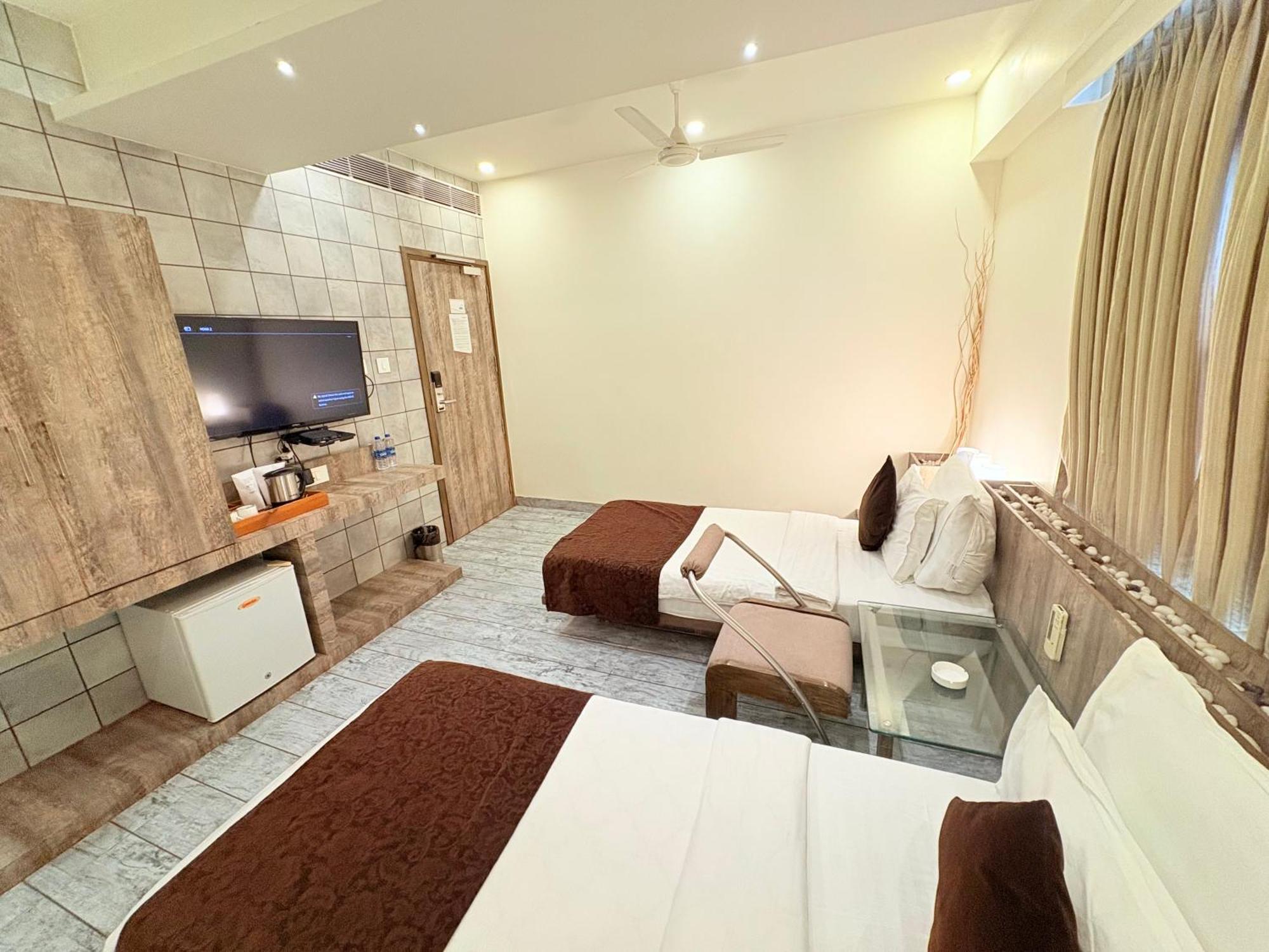 Standard Twin Room