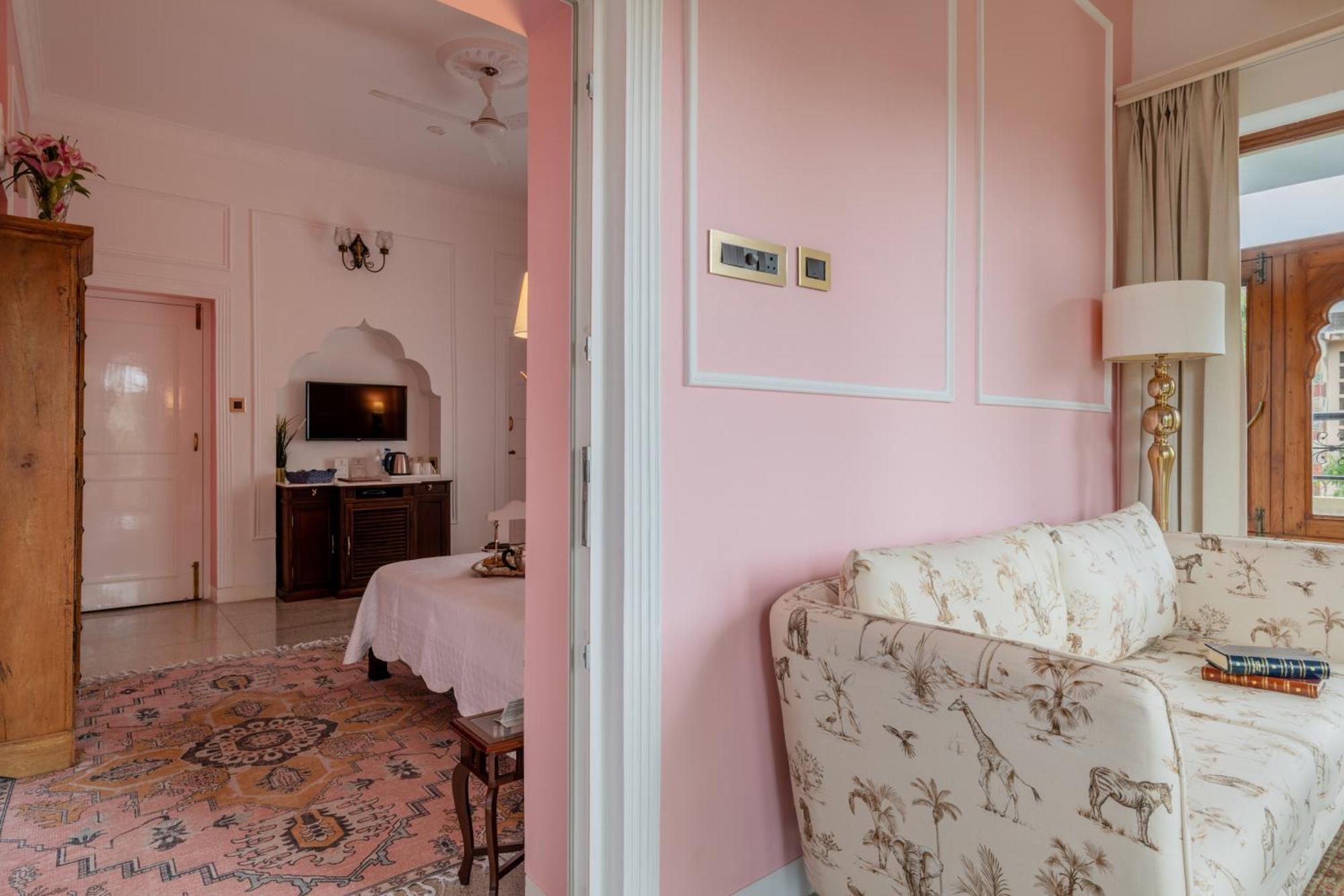 Super Deluxe Double room complimentary Airport pickup