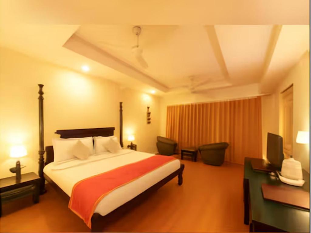 Deluxe Double or Twin Room Pool View