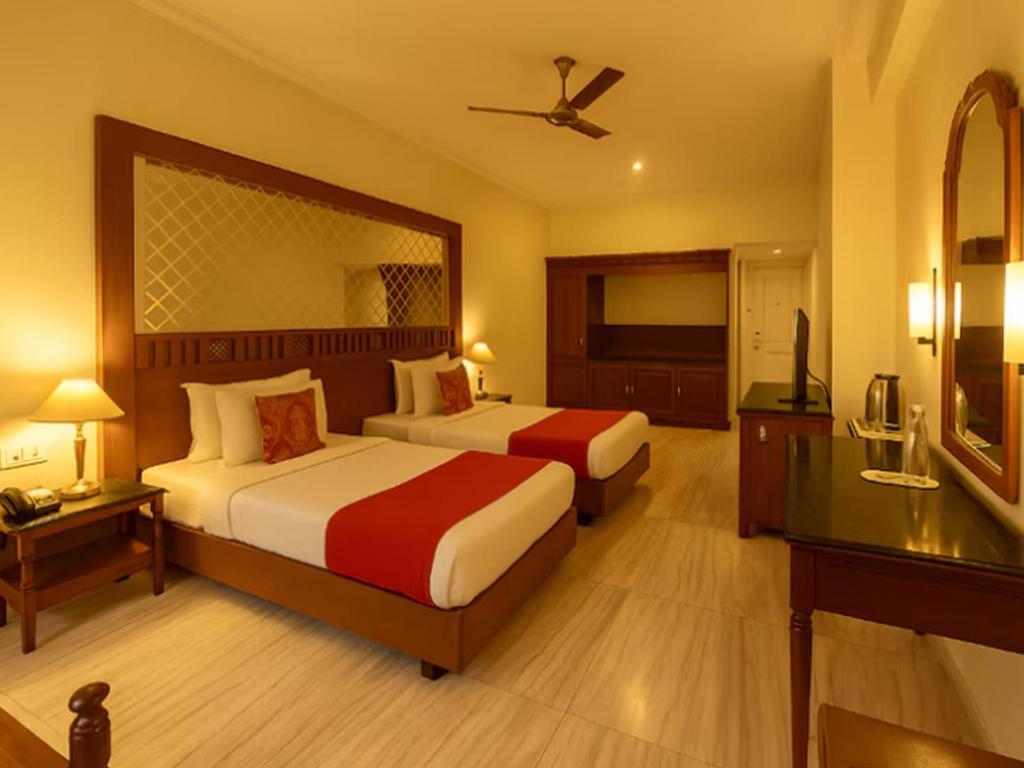 Deluxe Double or Twin Room Pool View