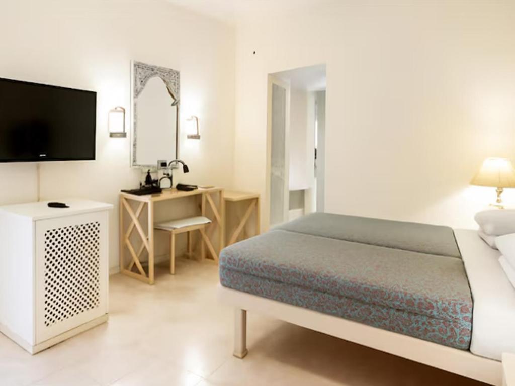 Deluxe Non Lake Facing Double or Twin Room