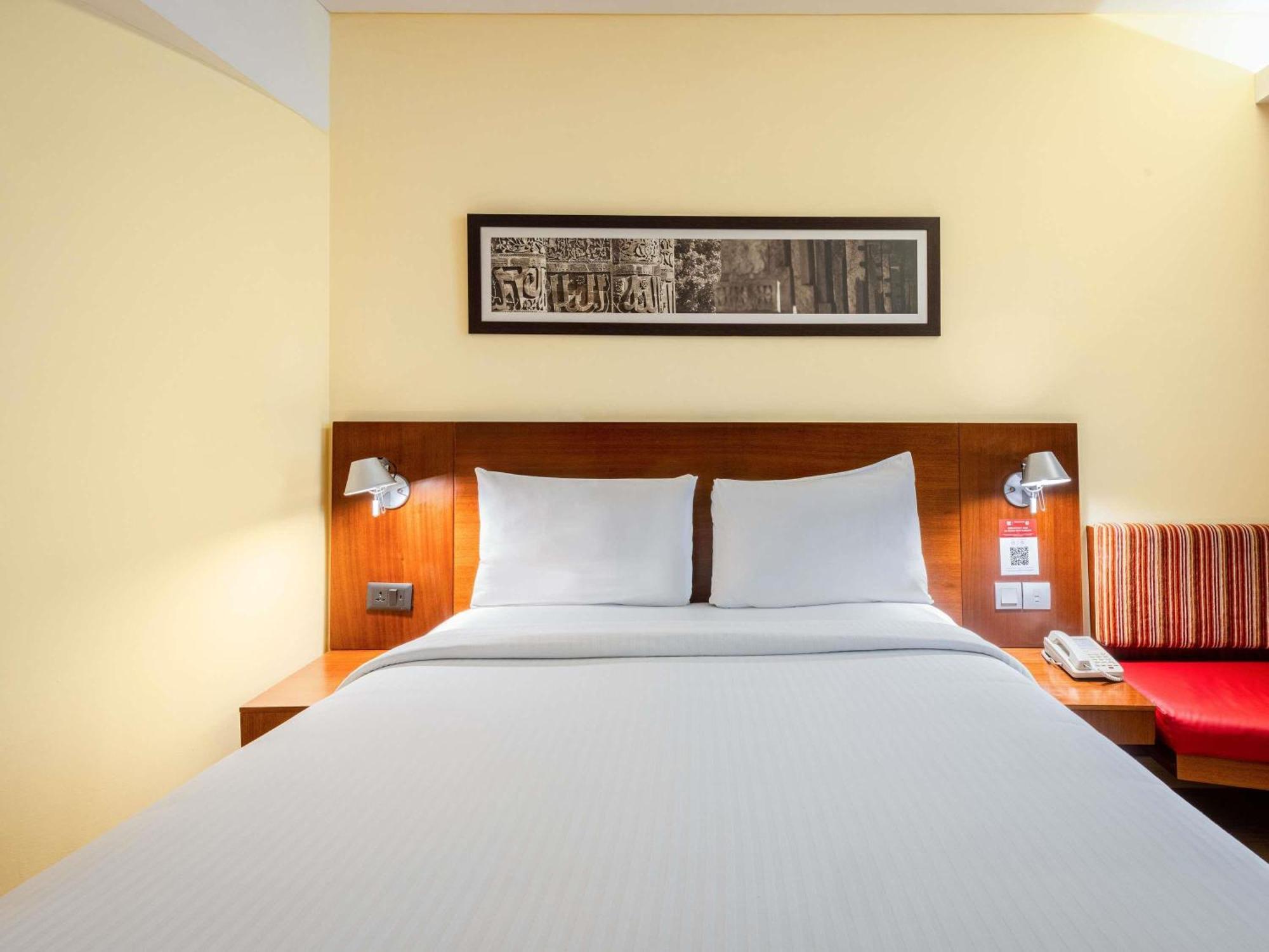 Standard Queen Room