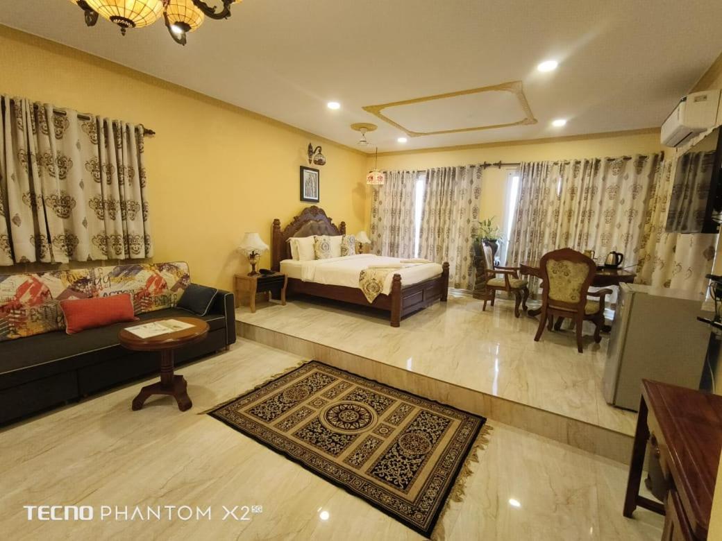 Boutique Room Jacuzzi – Sea-Facing
