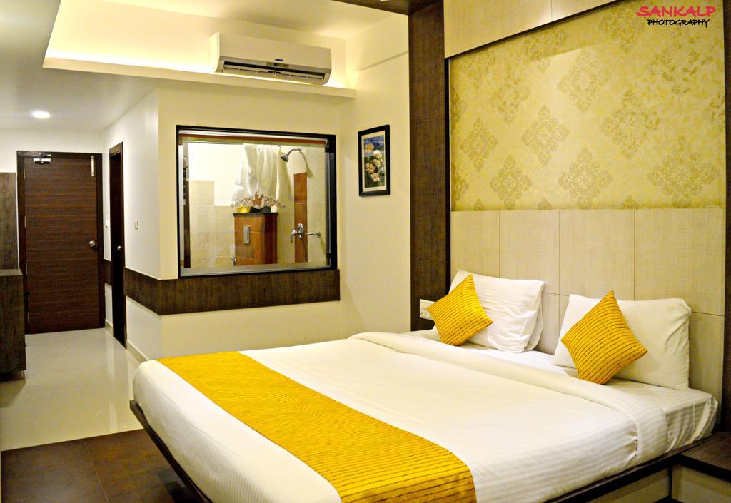 Grand Suite including Free pick up