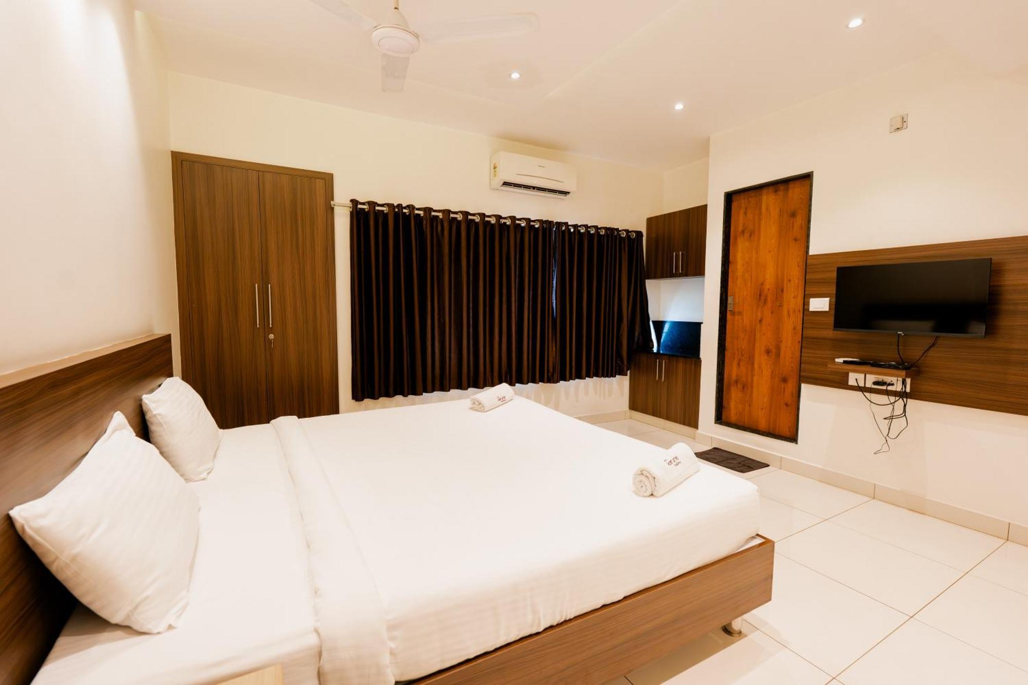 Deluxe Double or Twin Room