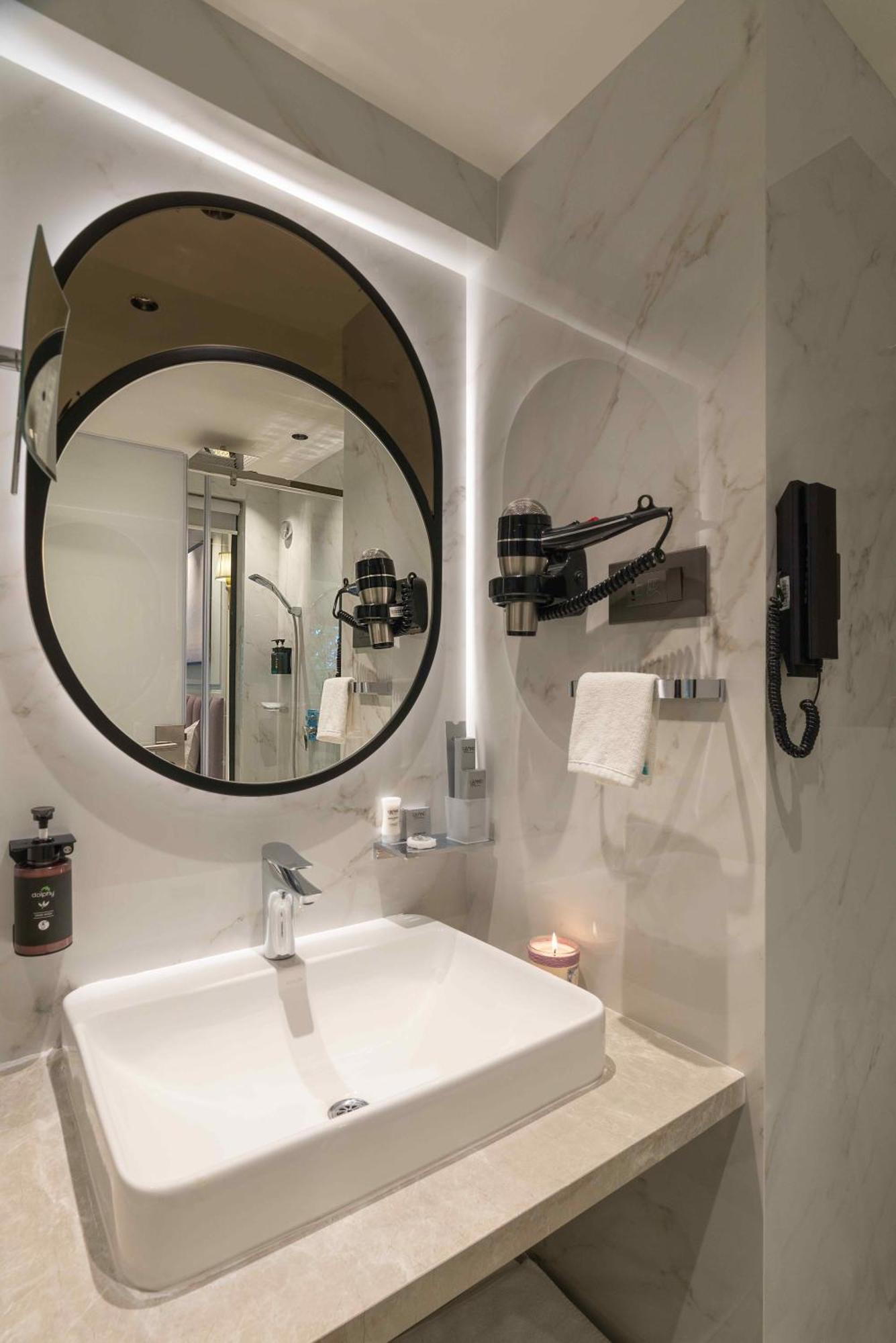 Sapphire Twin Room