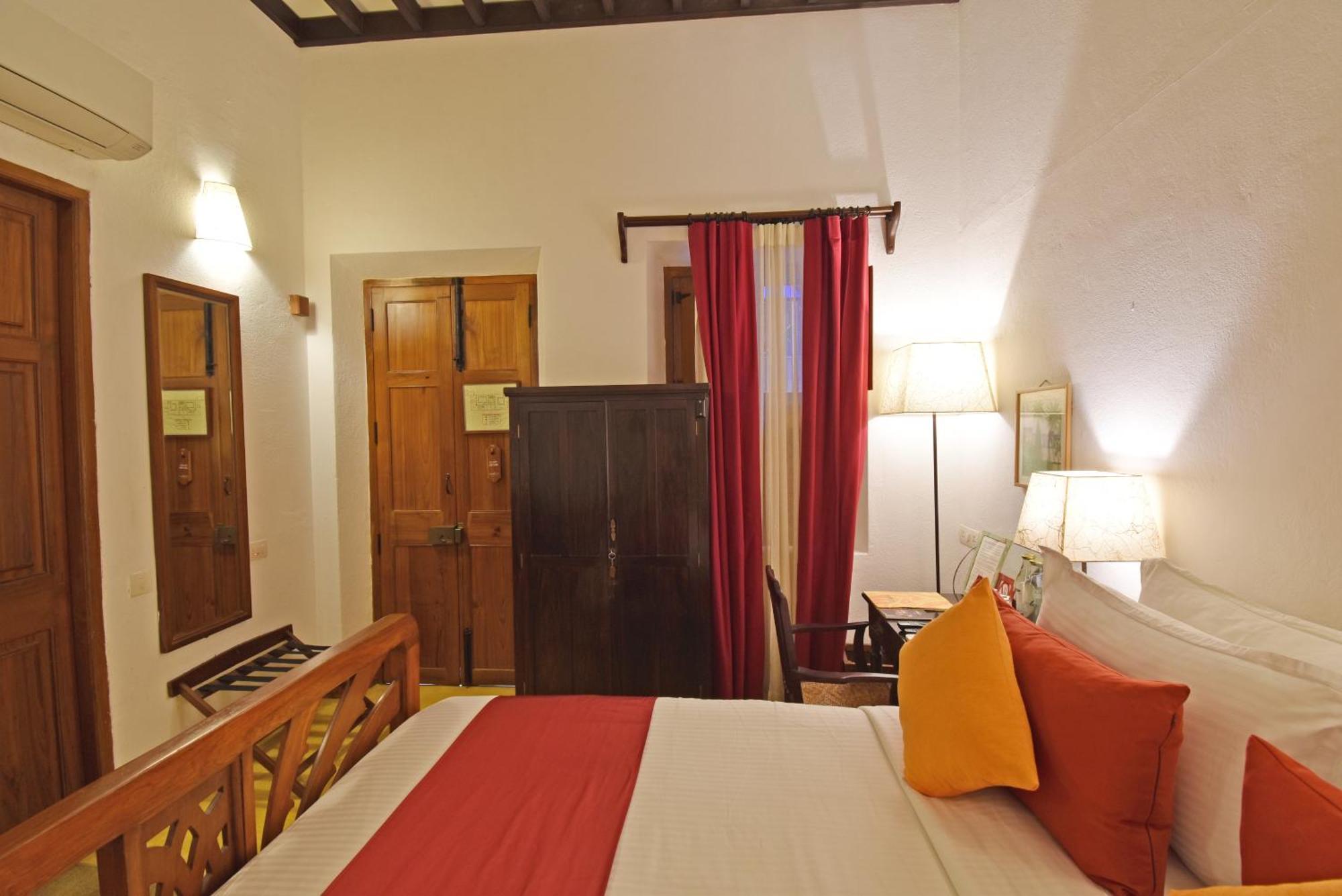 Standard Room complimentary guided heritage walk 400 PM – 600 PM