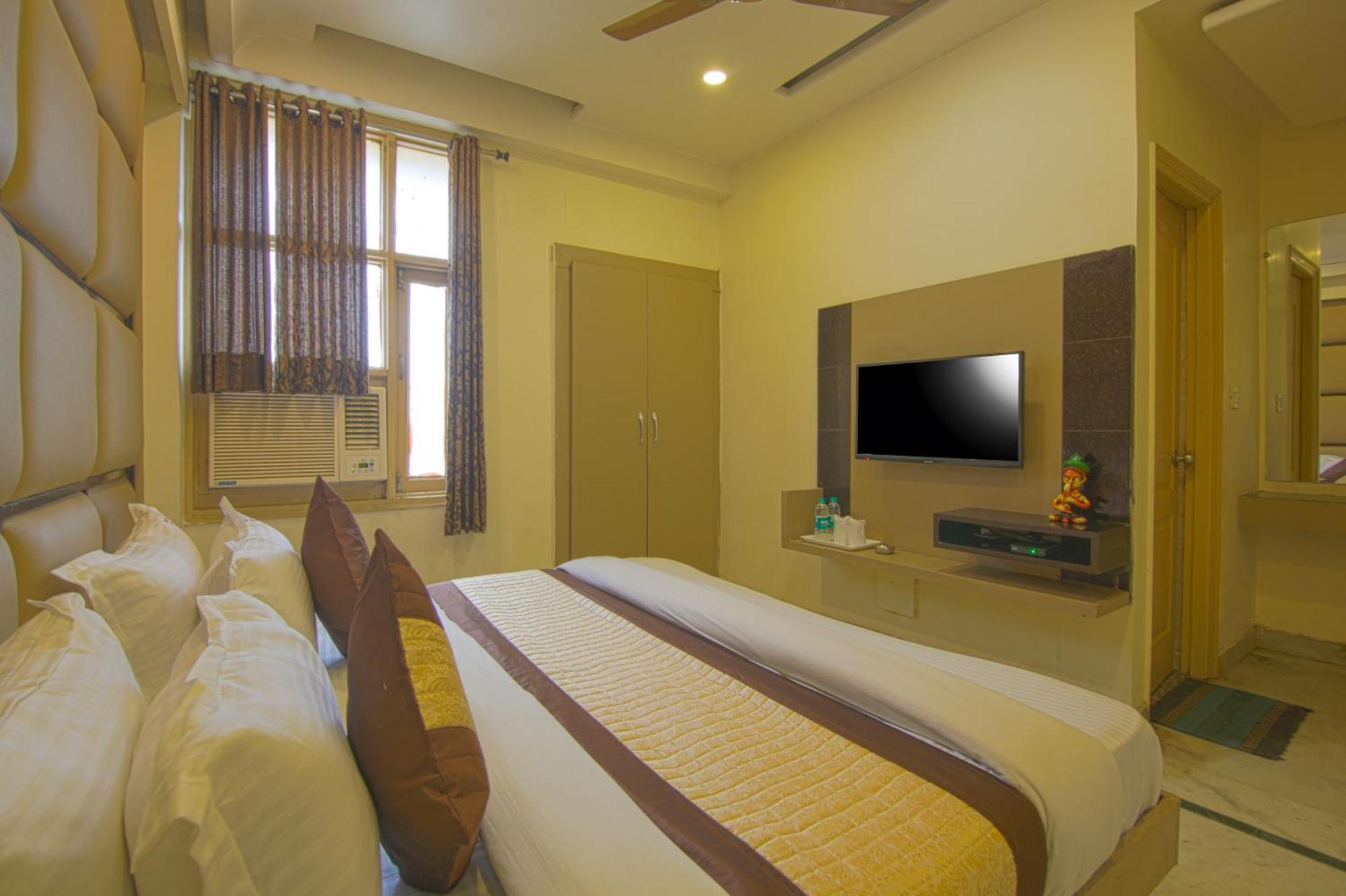 Double Room Private Bathroom