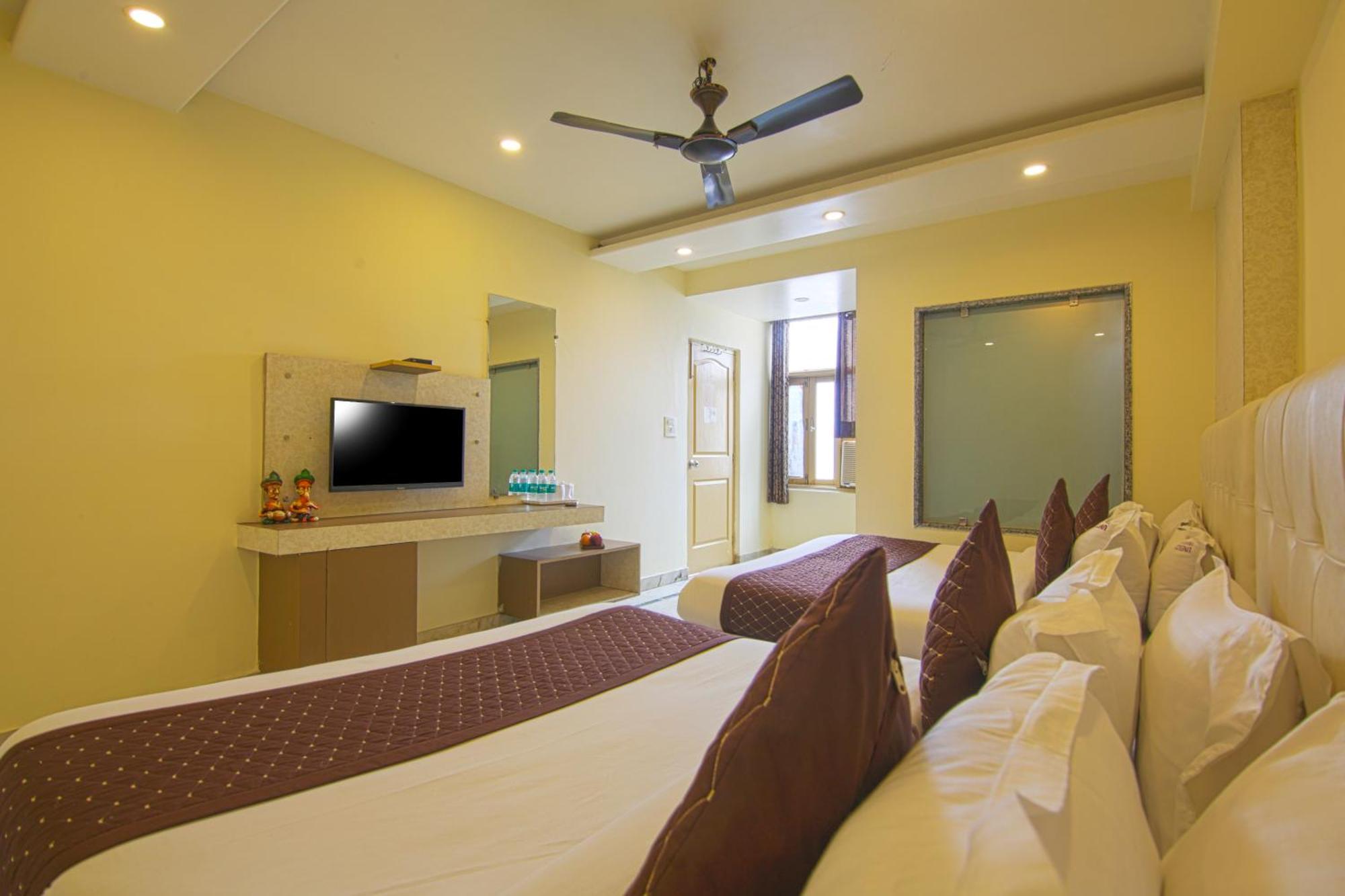 Deluxe Family Room