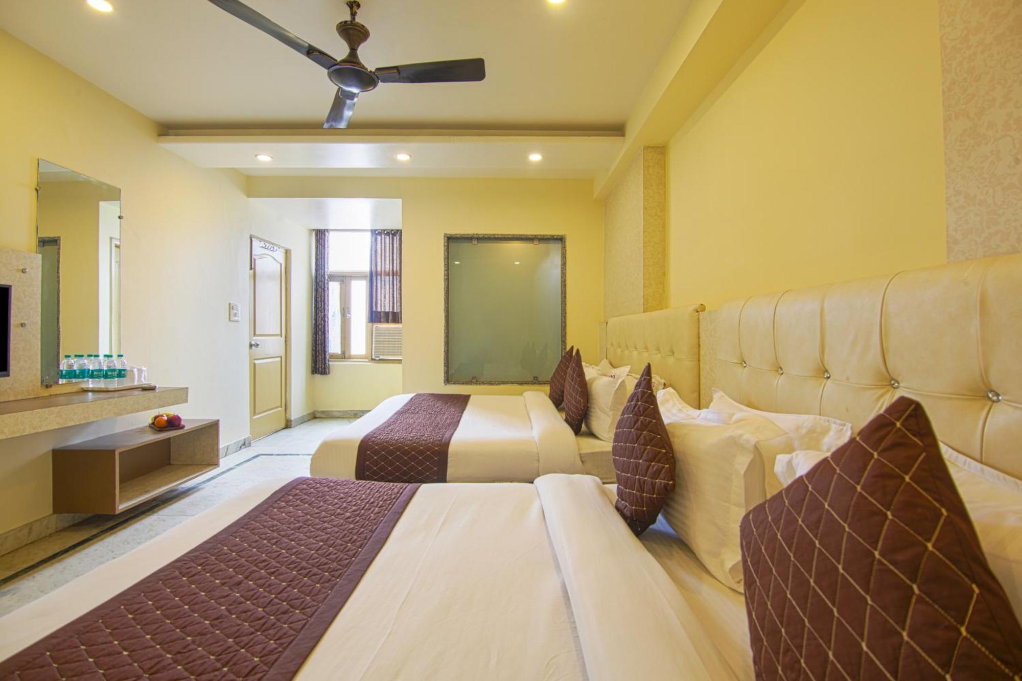 Deluxe Family Room