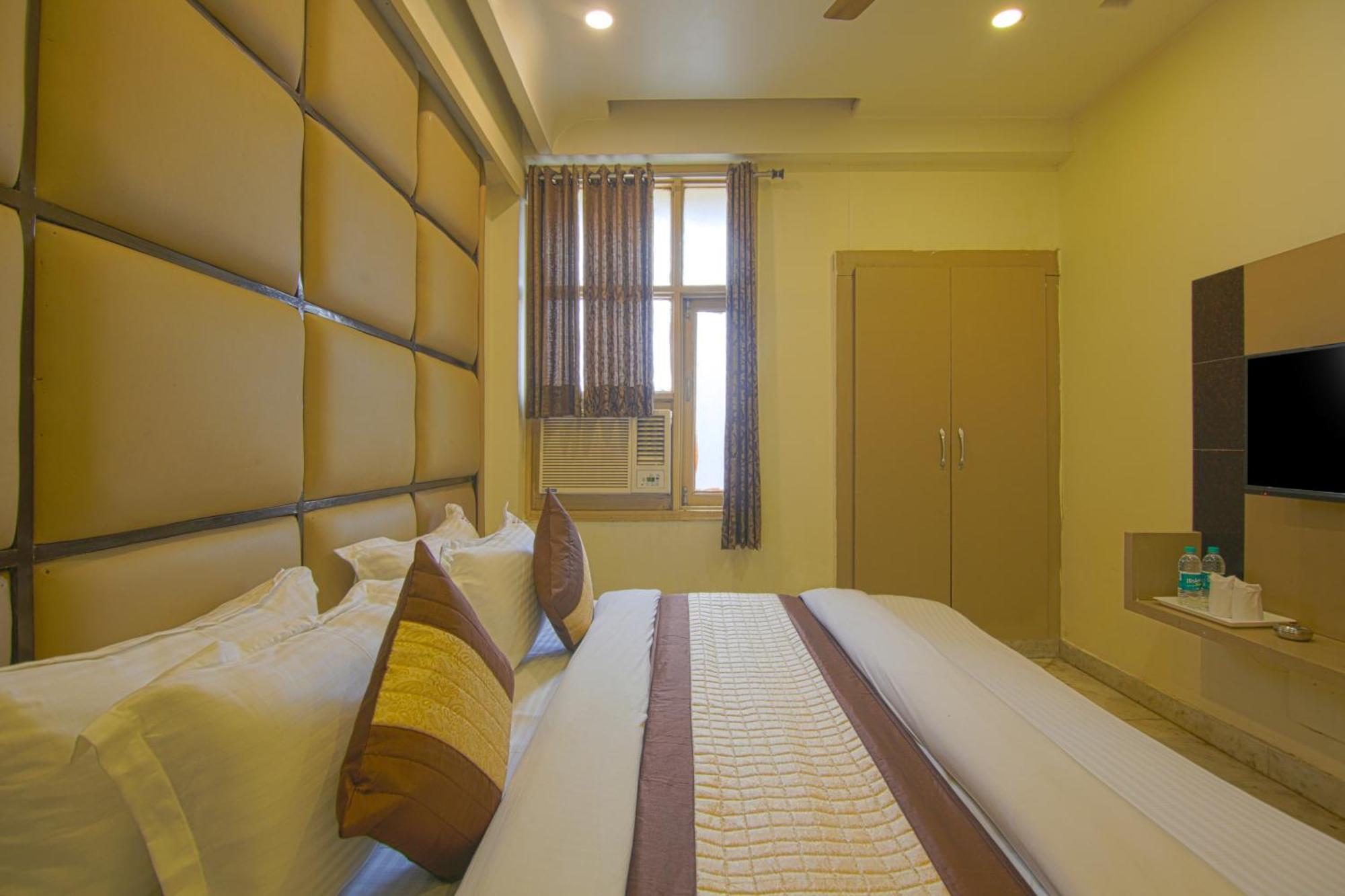 Double Room Private Bathroom