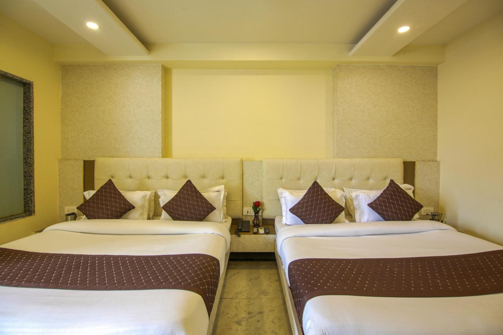 Deluxe Family Room