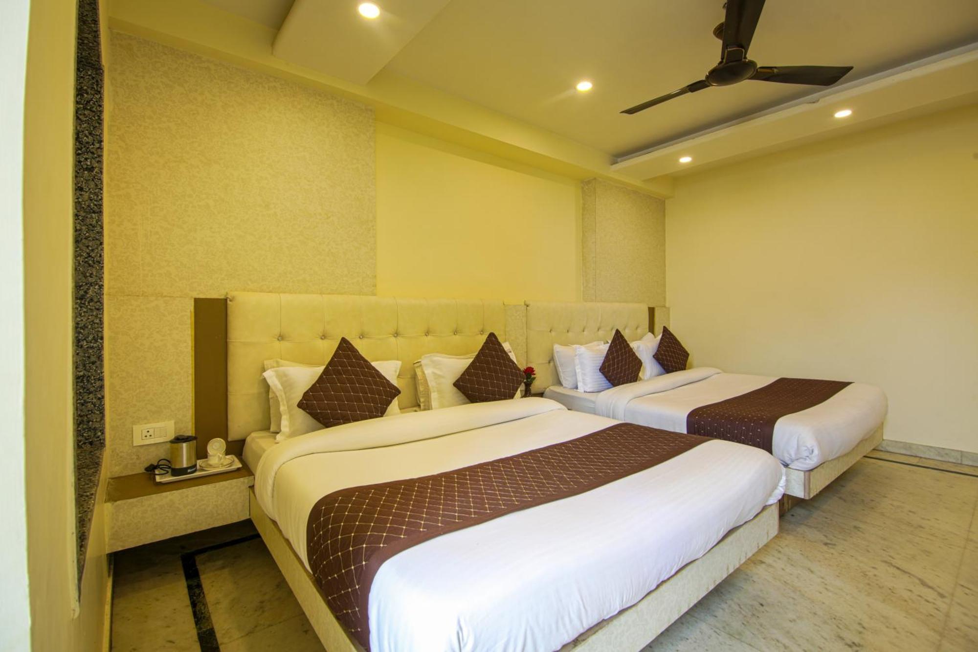 Deluxe Family Room