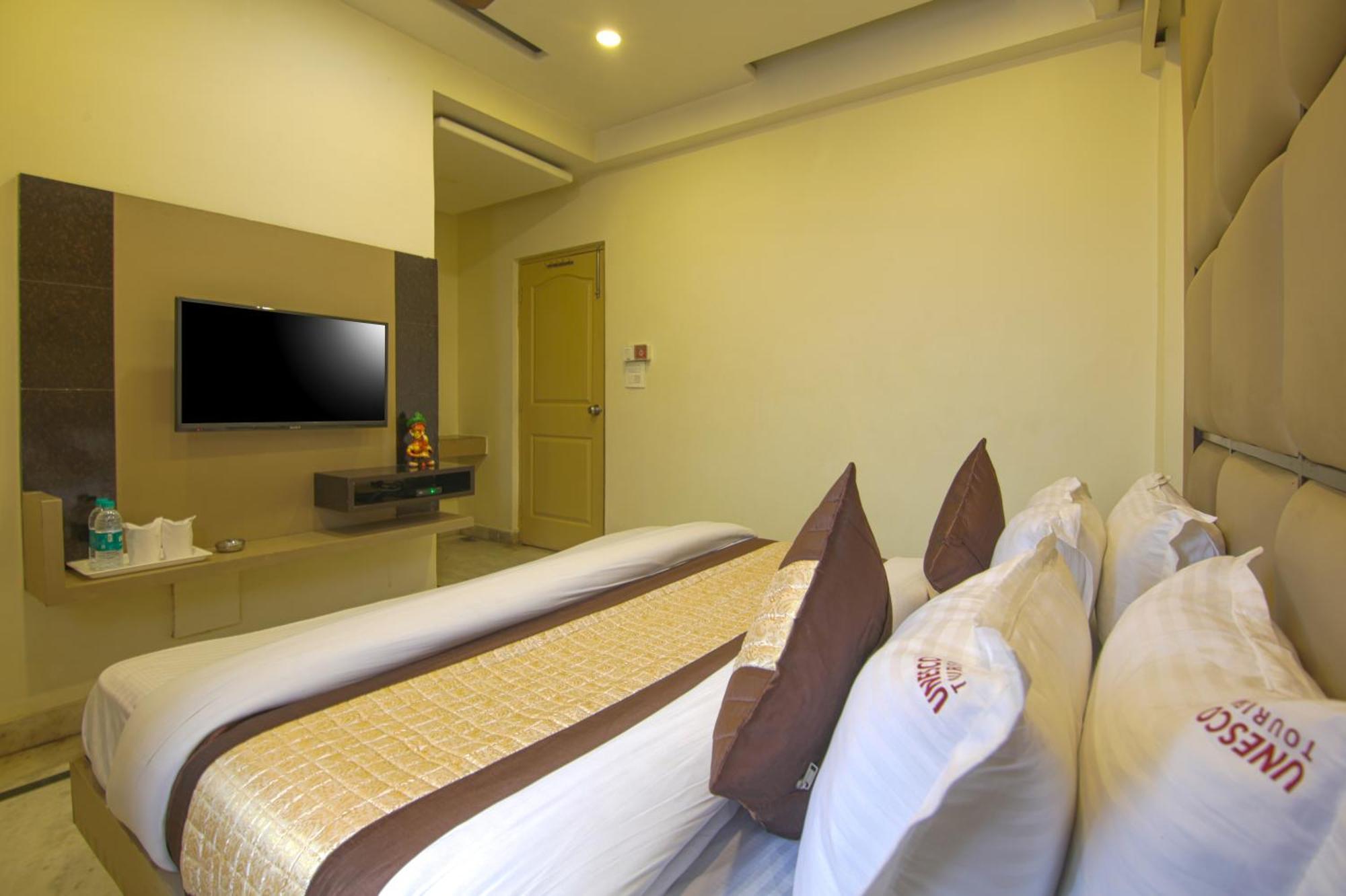 Double Room Private Bathroom