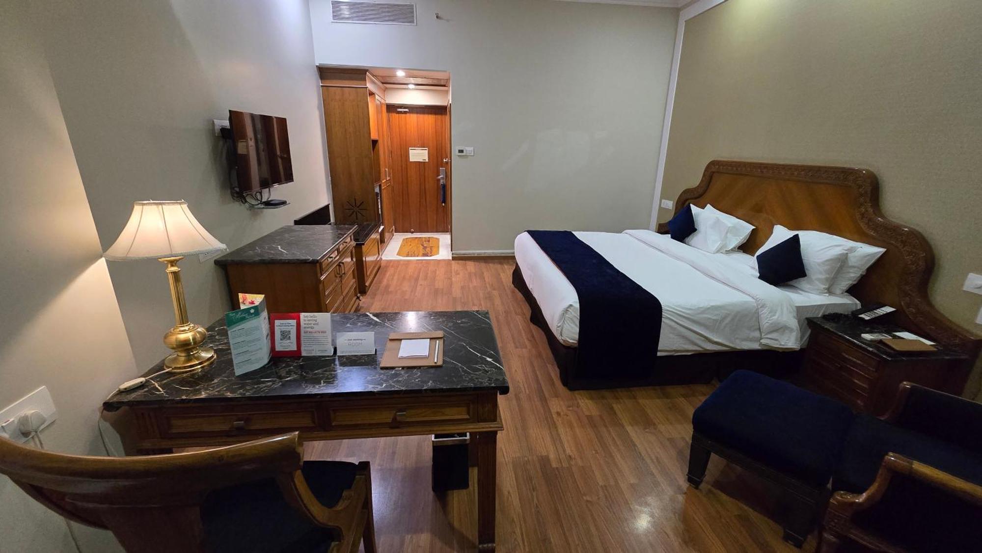 Deluxe King Room