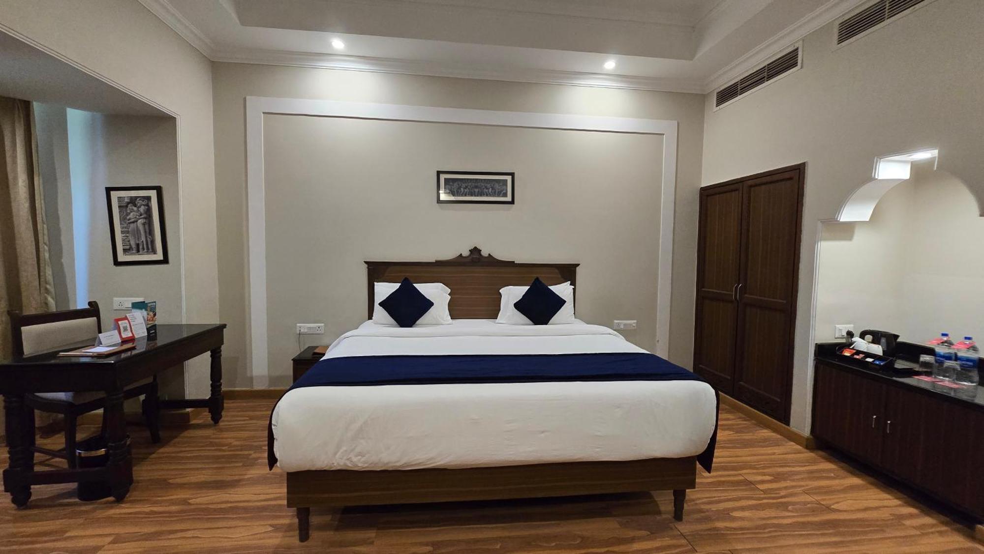 Superior King Room