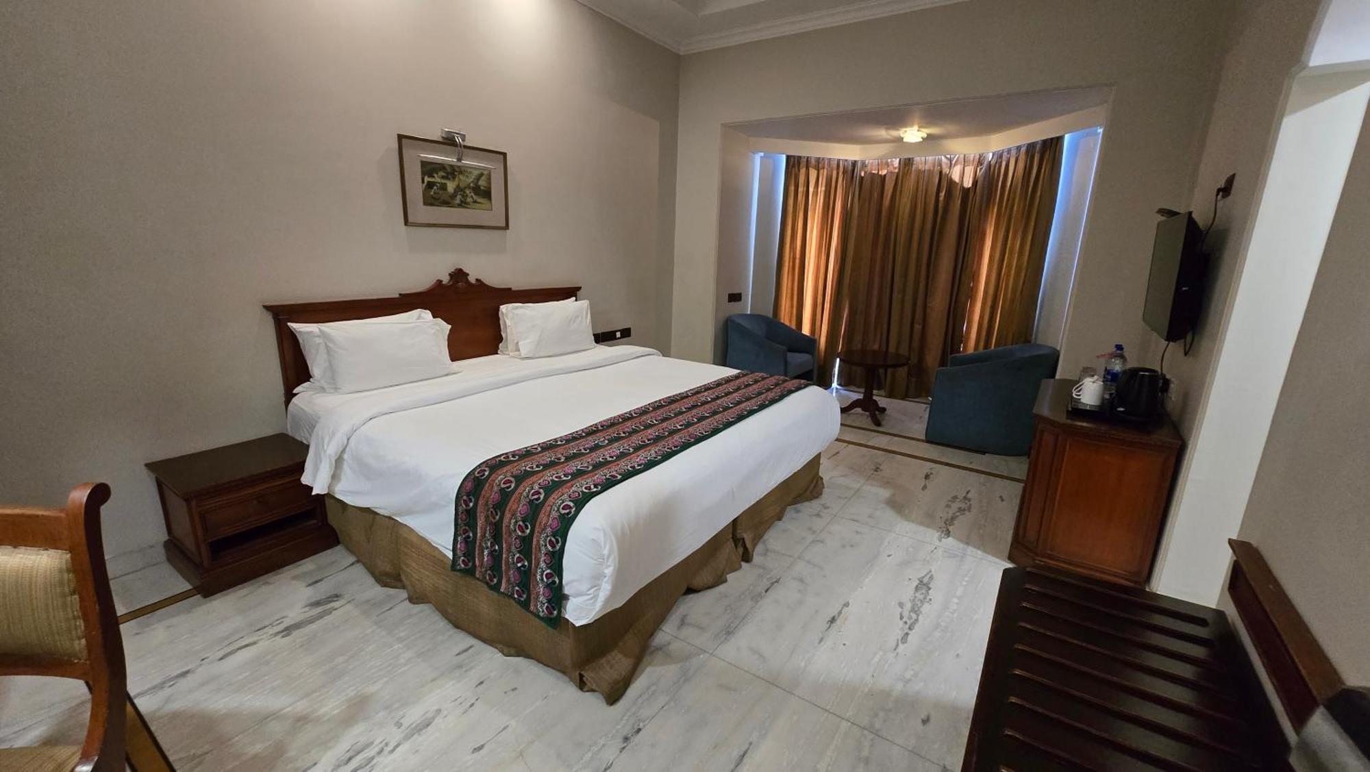 Superior King Room
