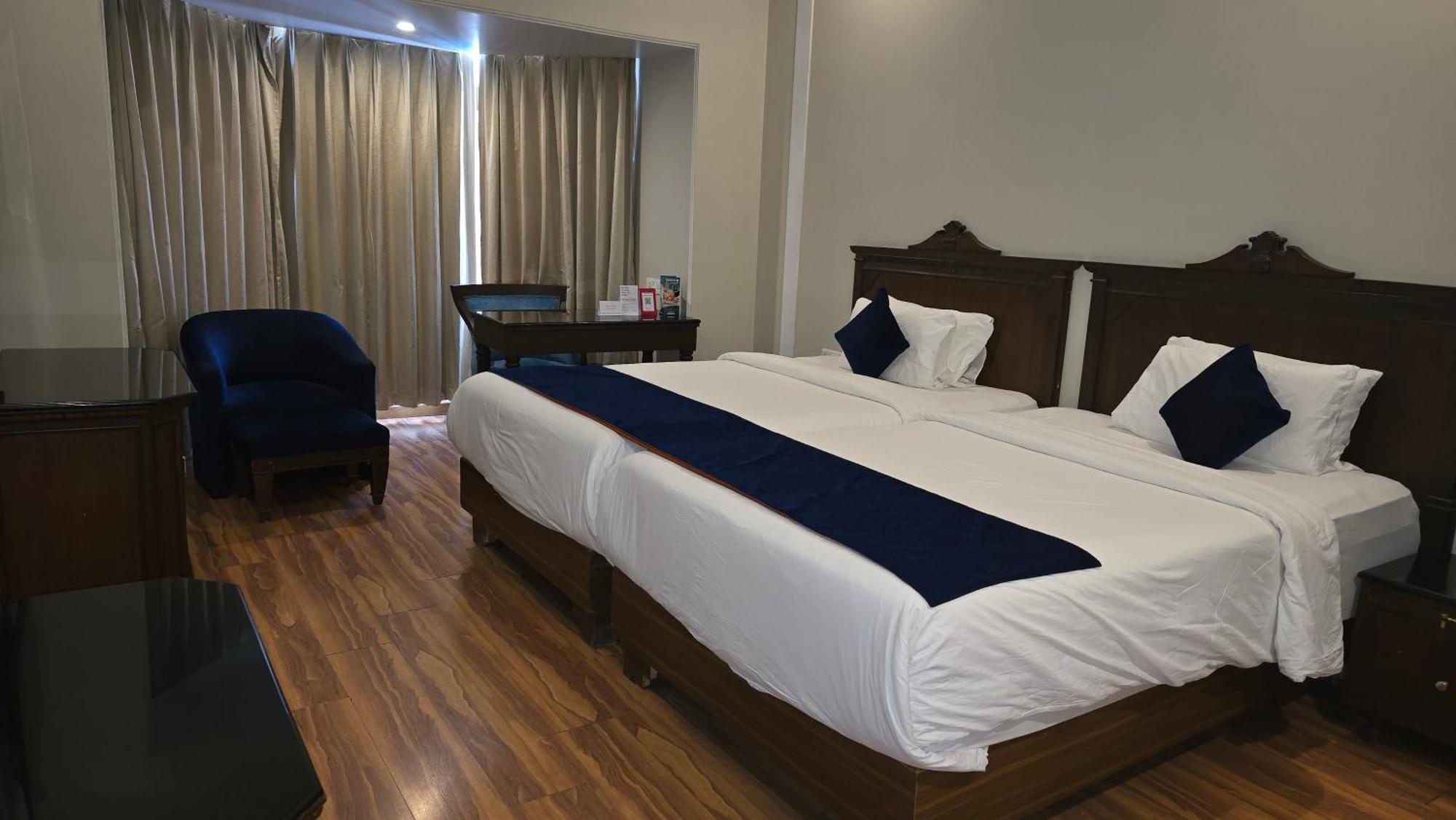 2 Twin Beds Superior Room
