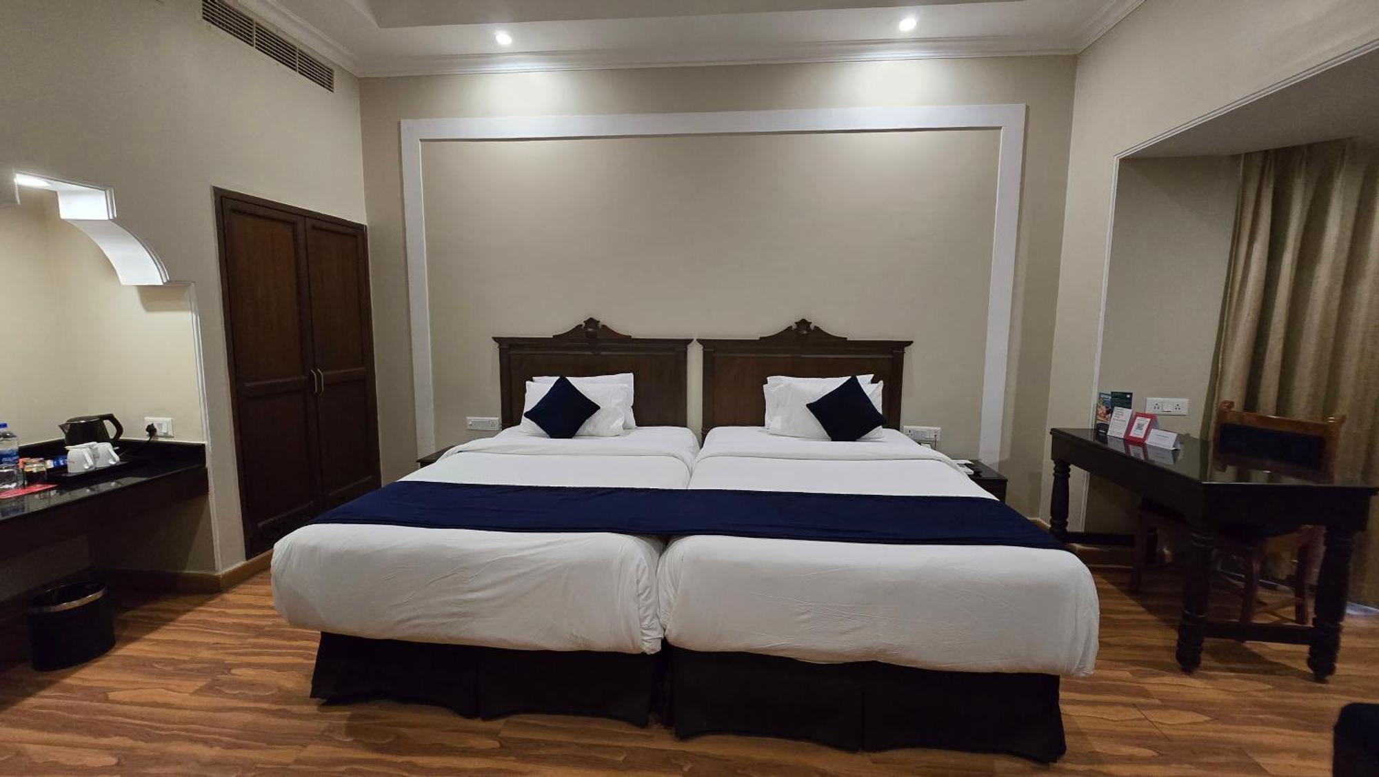 2 Twin Beds Superior Room