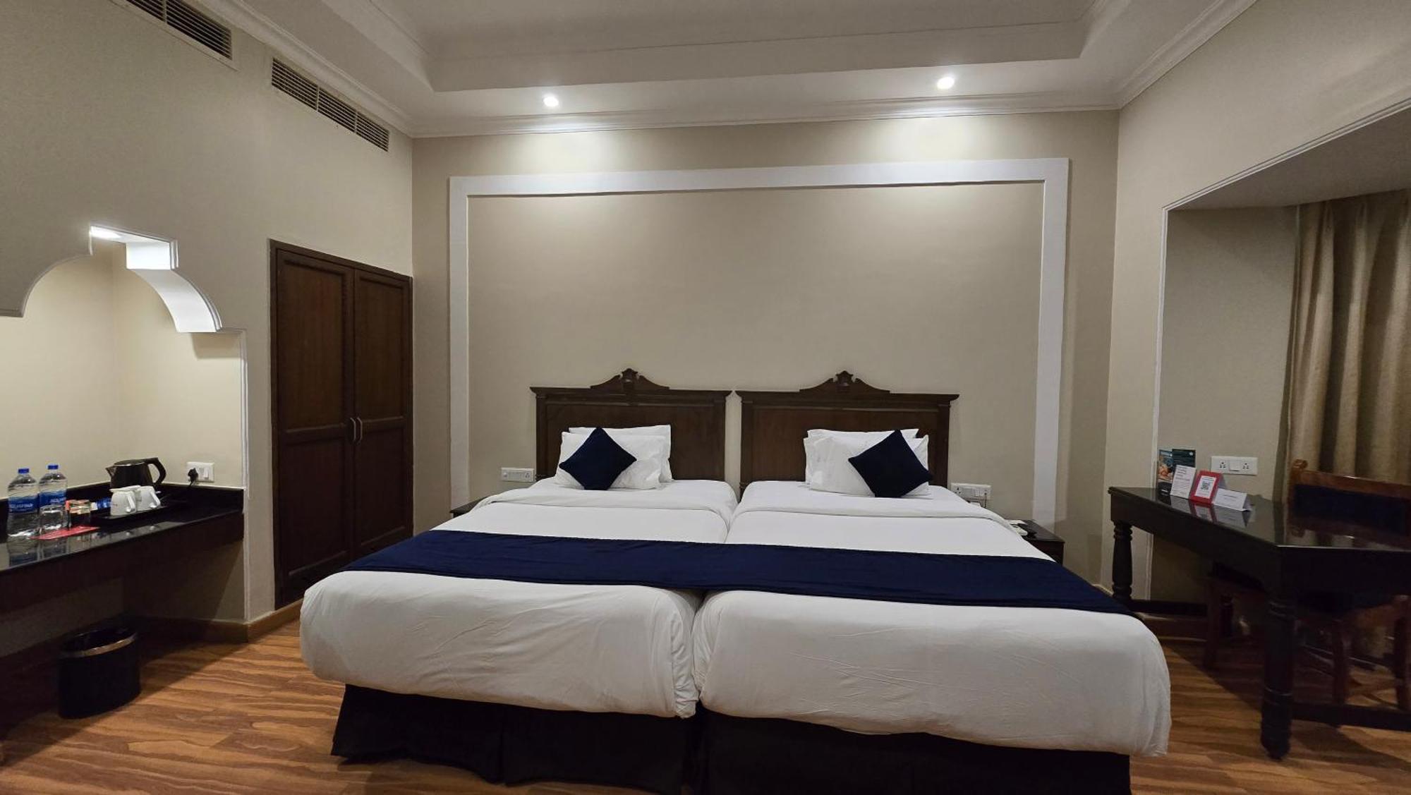 2 Twin Beds Superior Room