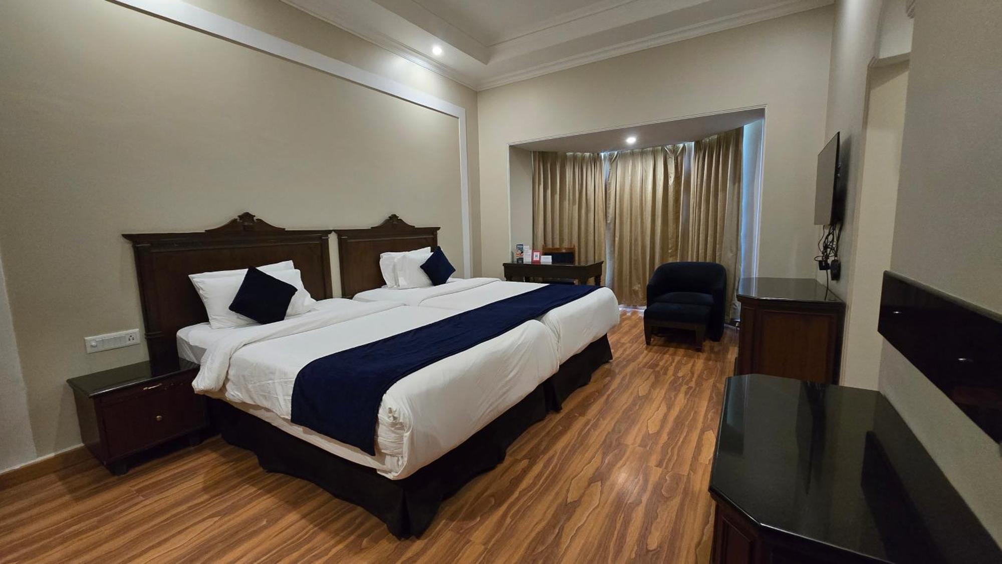 2 Twin Beds Superior Room