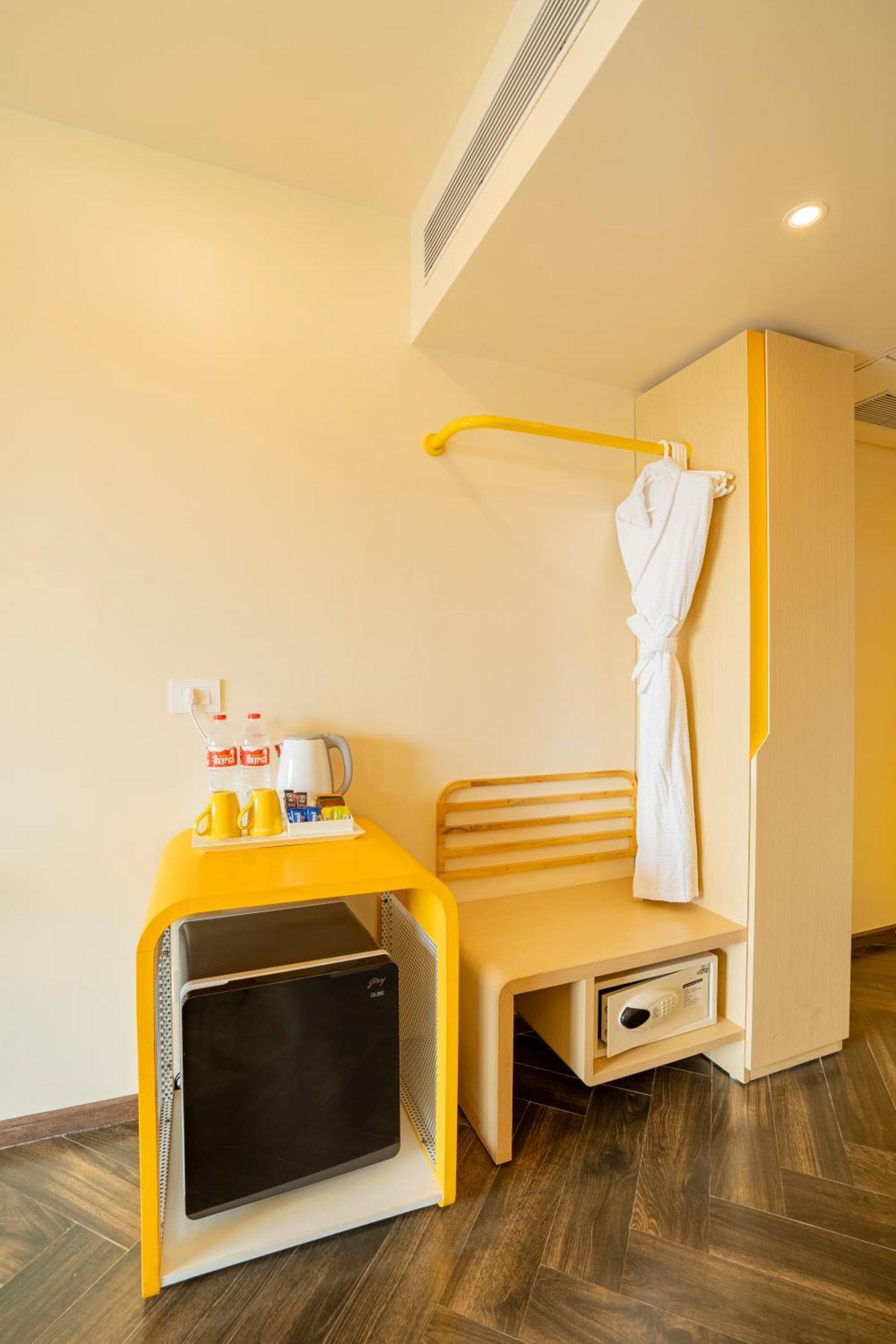 Sea View Executive King