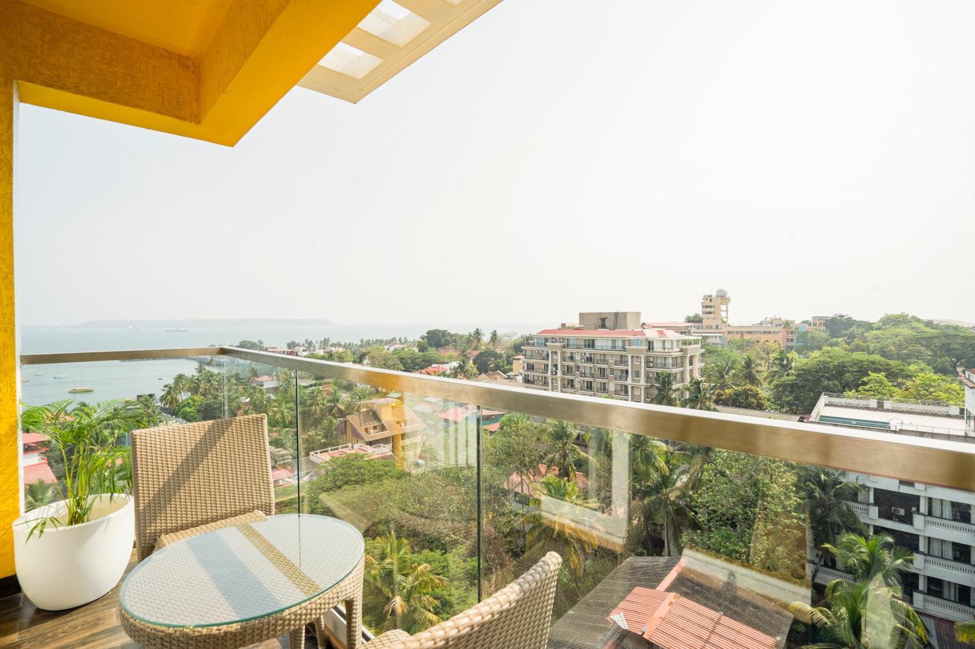 Sea View Executive King