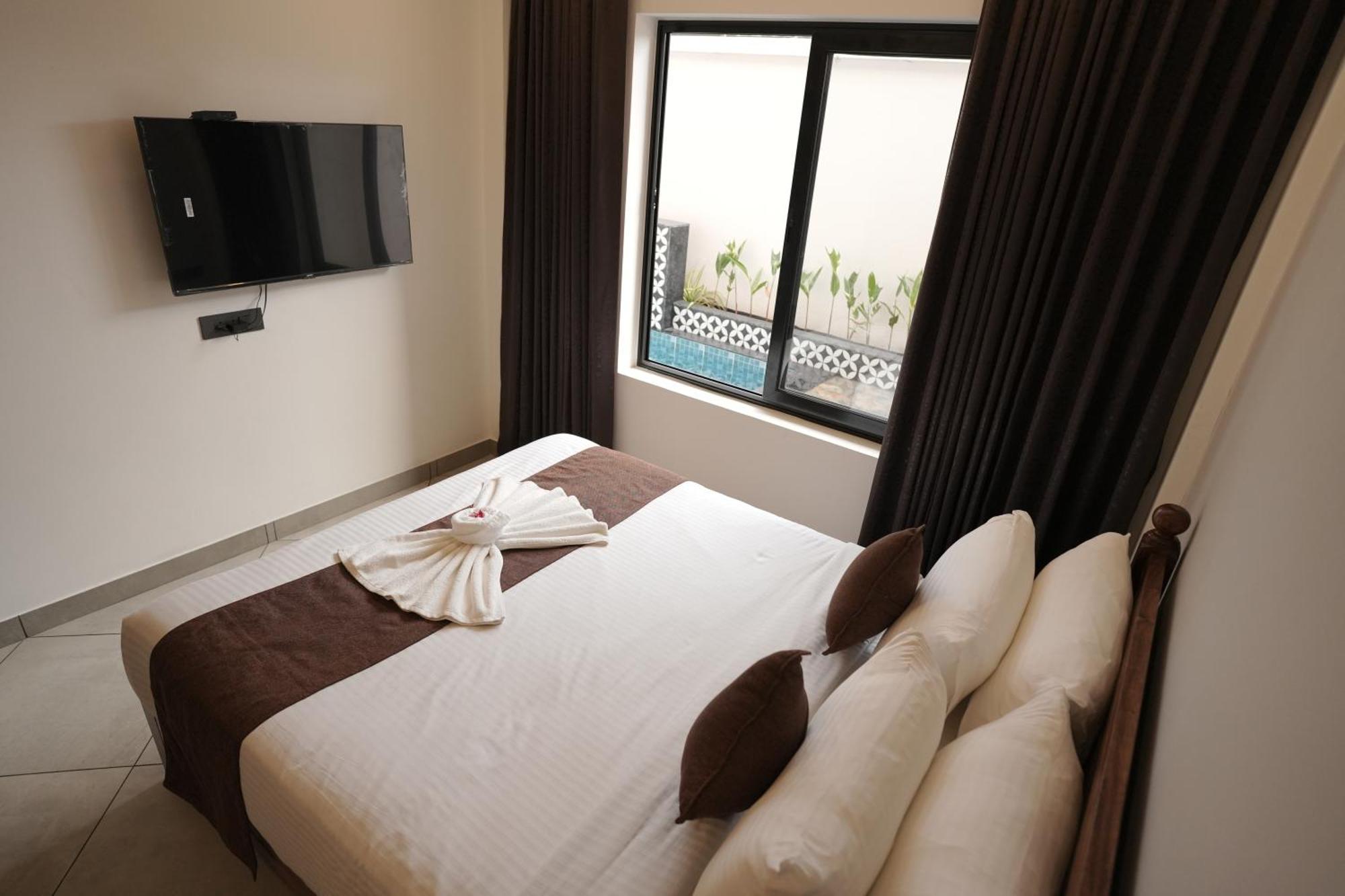 King Room with Pool View