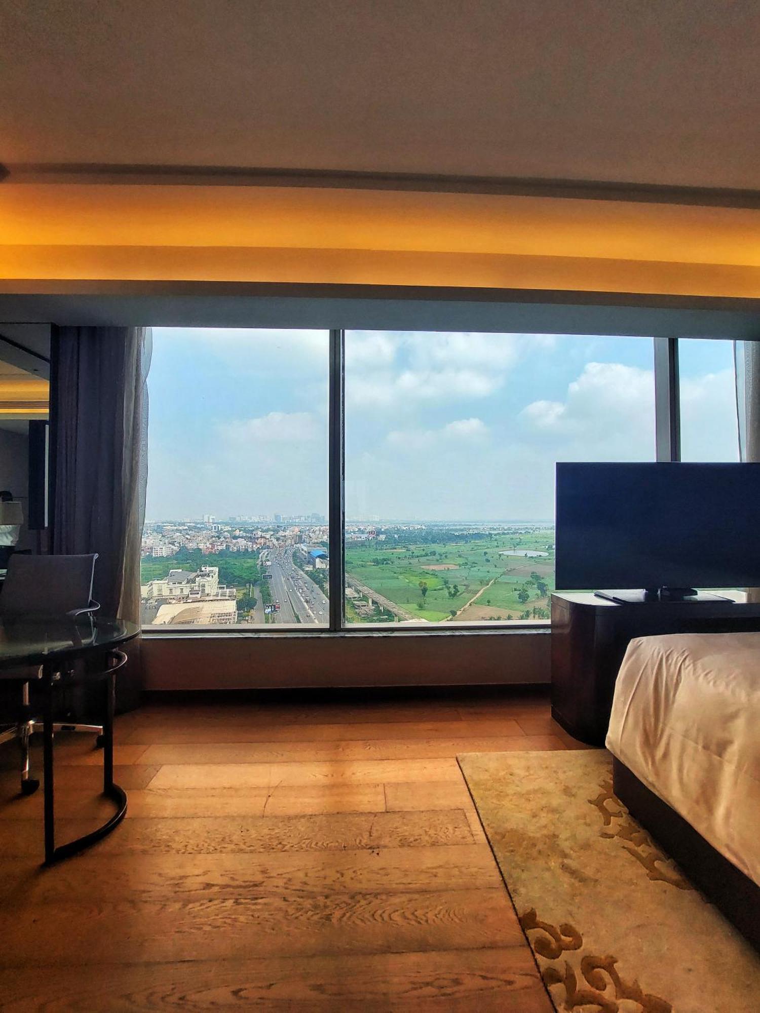 Deluxe Twin Guest Room