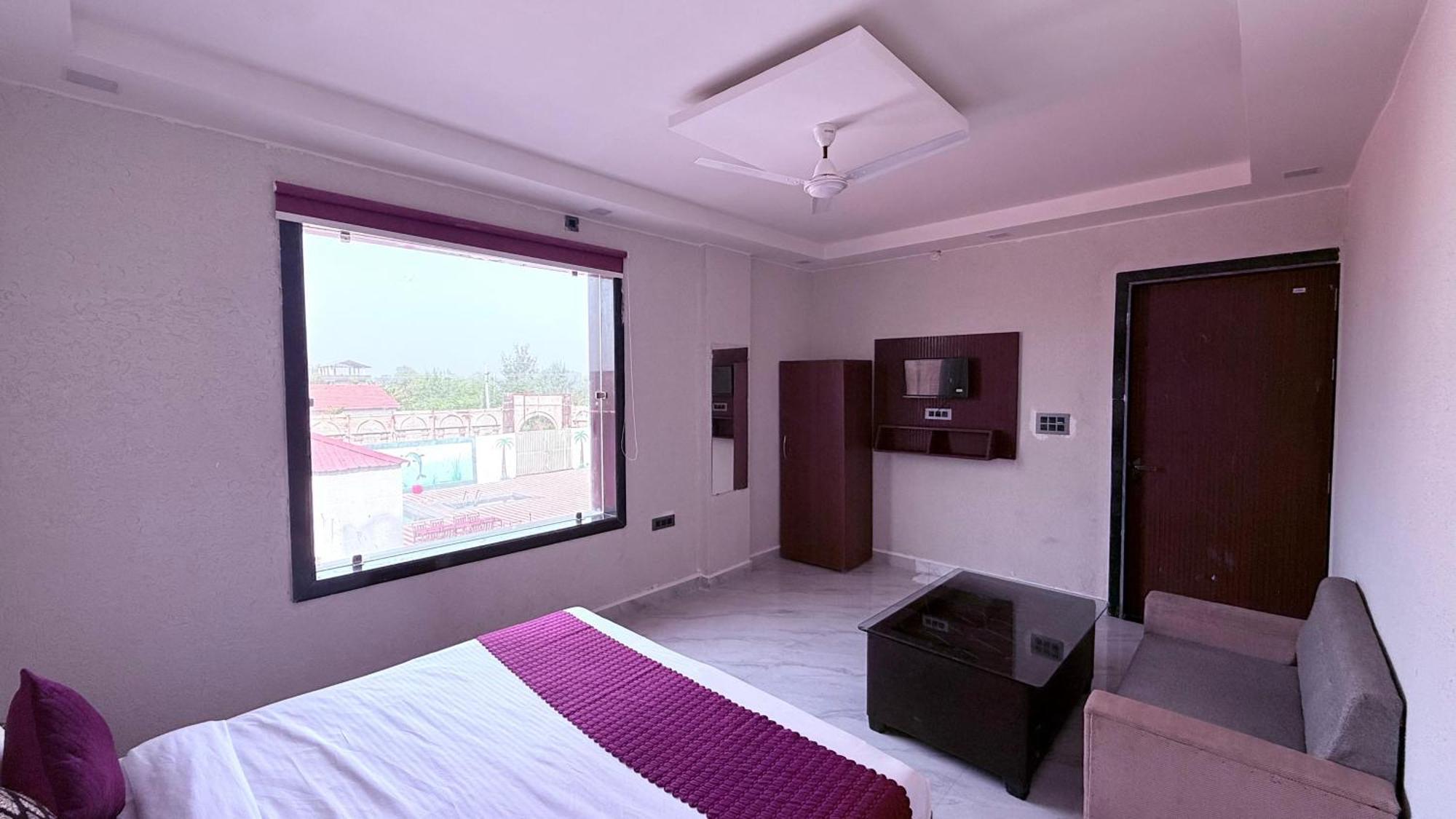 Deluxe Double or Twin Room