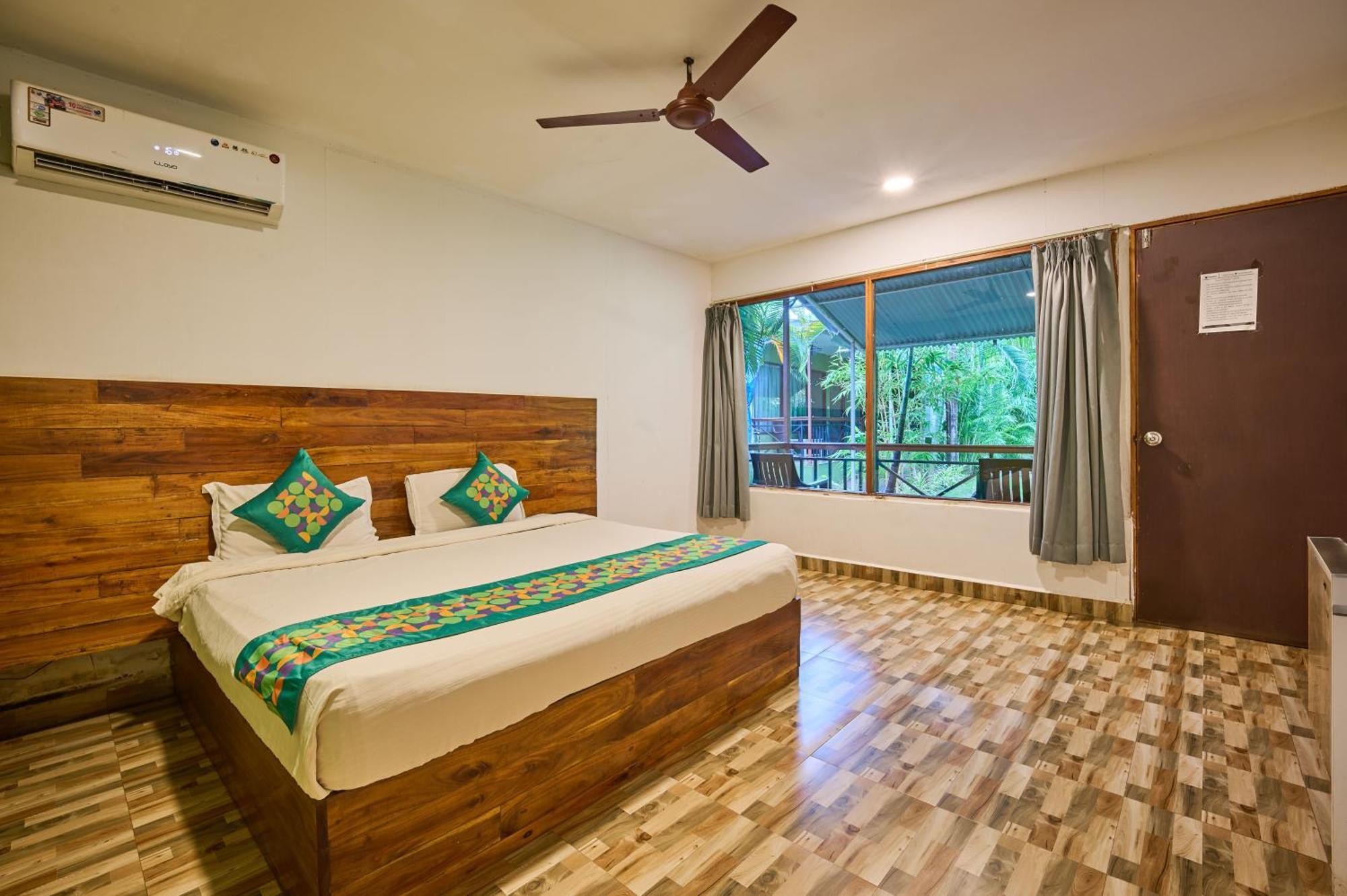 Standard Room with Lawn view