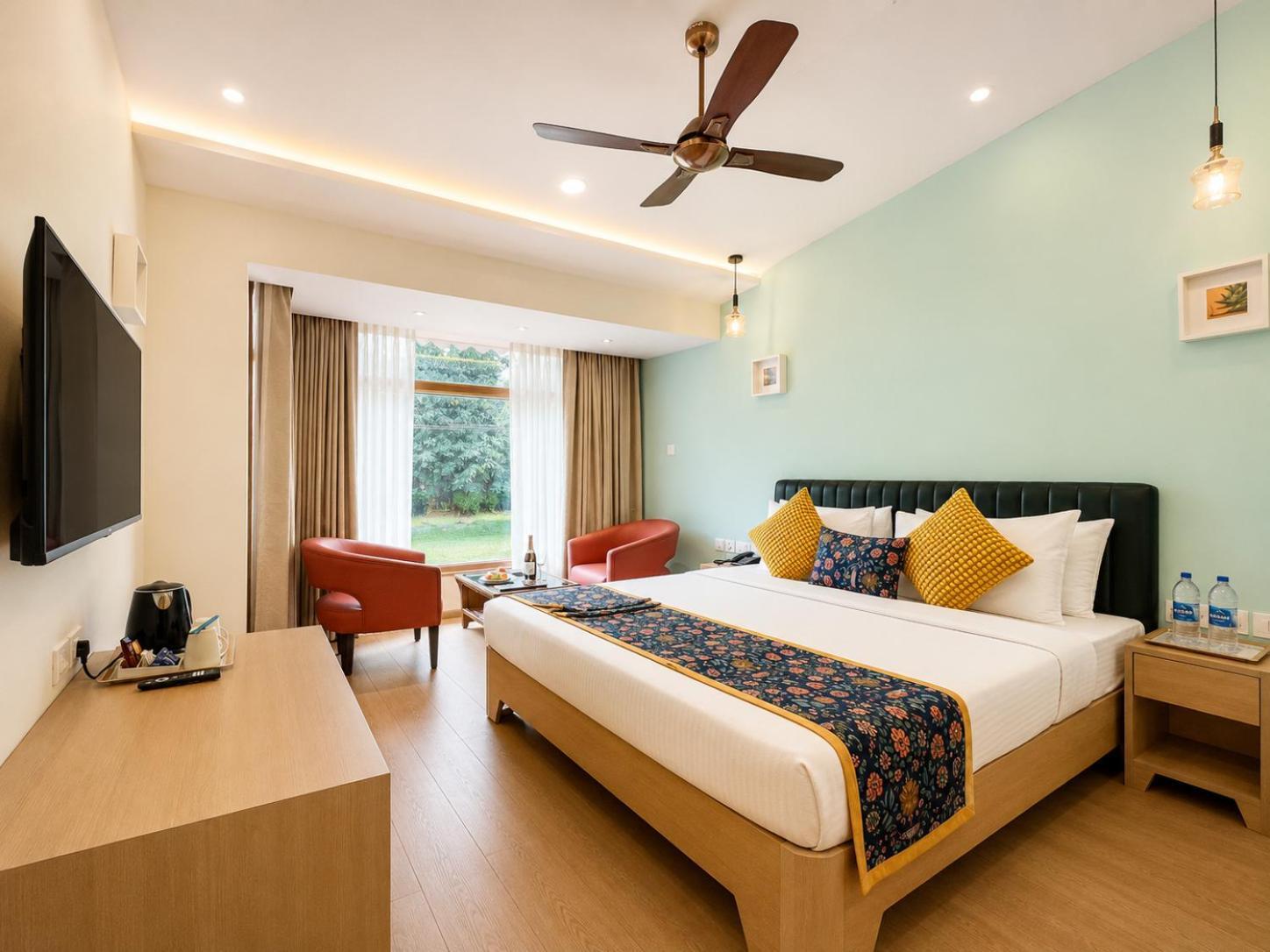 Courtyard Room