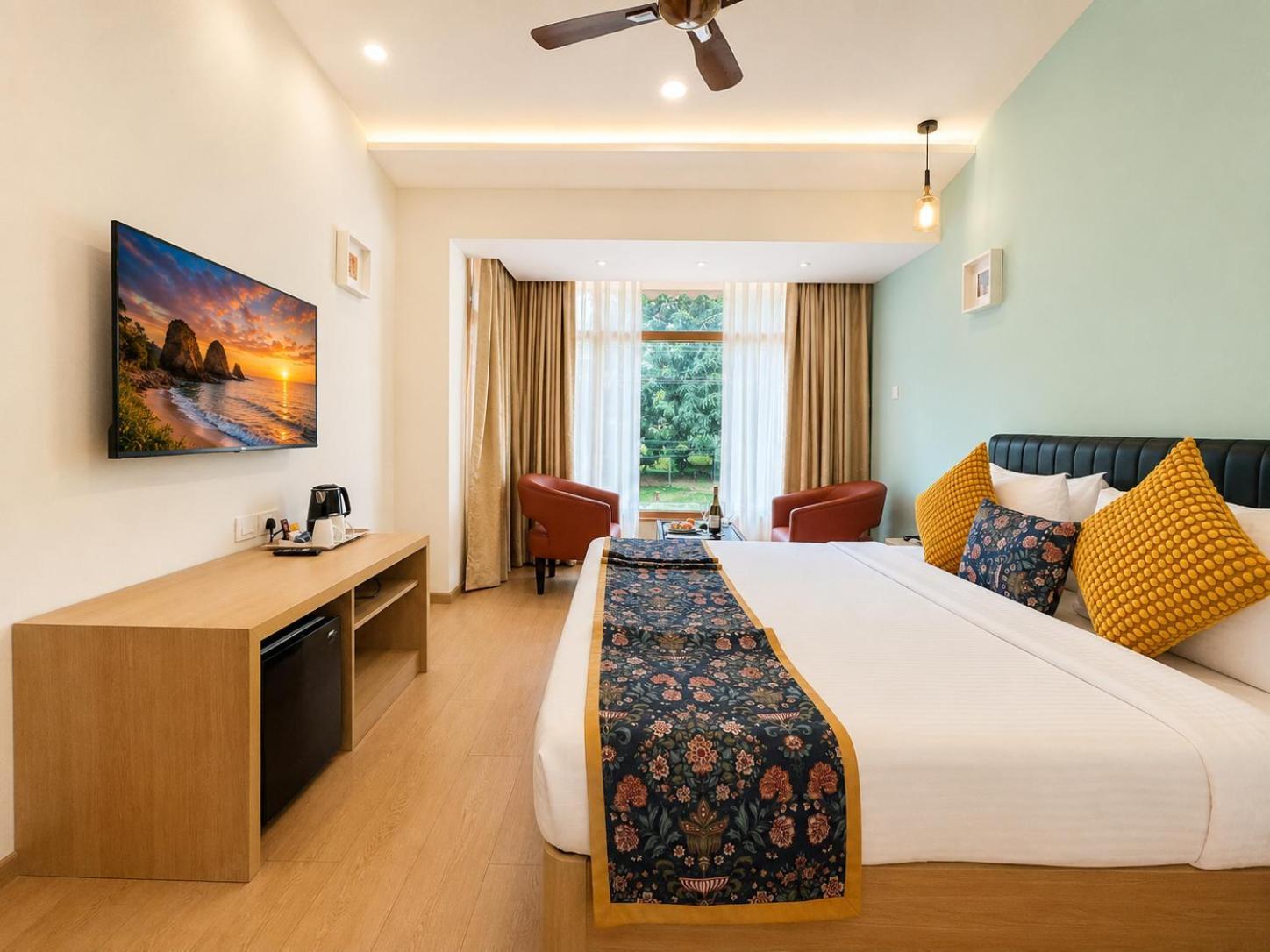 Courtyard Premier Room