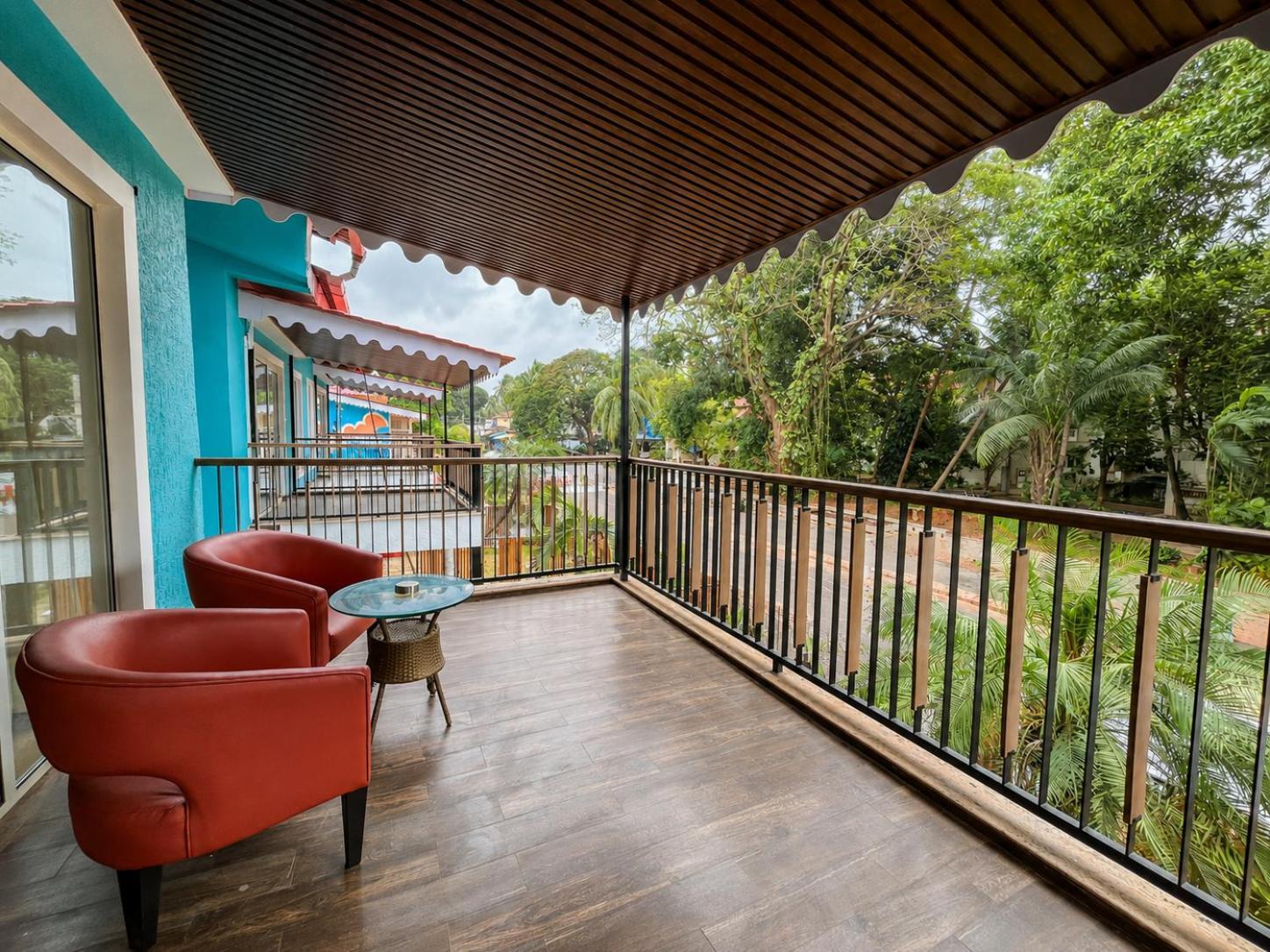 Garden Side Room