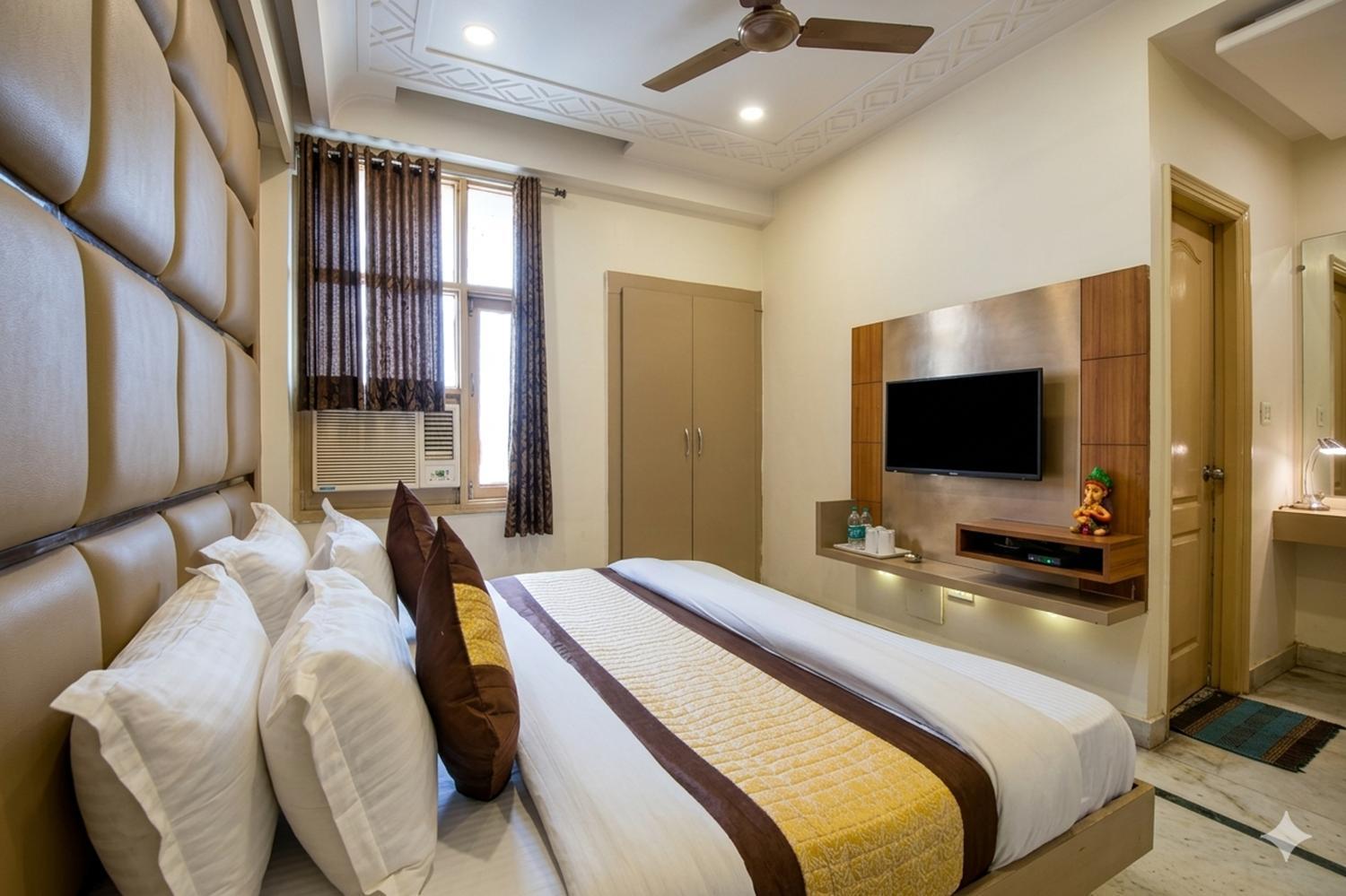 Double Room Private Bathroom