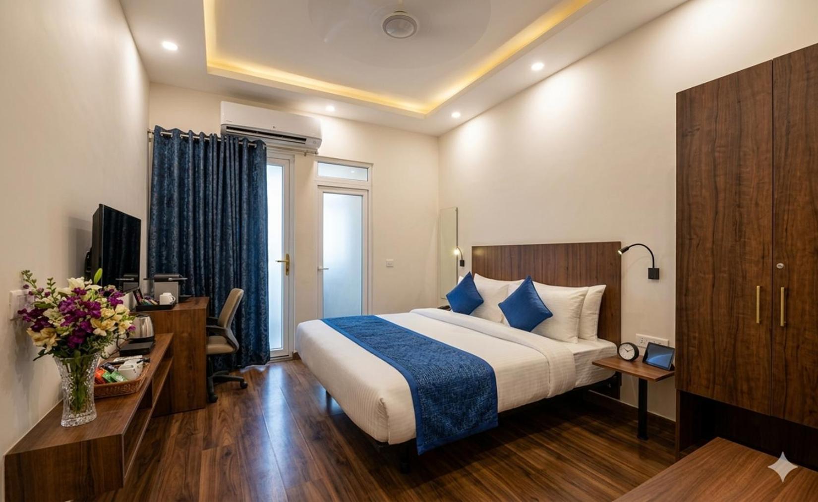 Double Room Private Bathroom