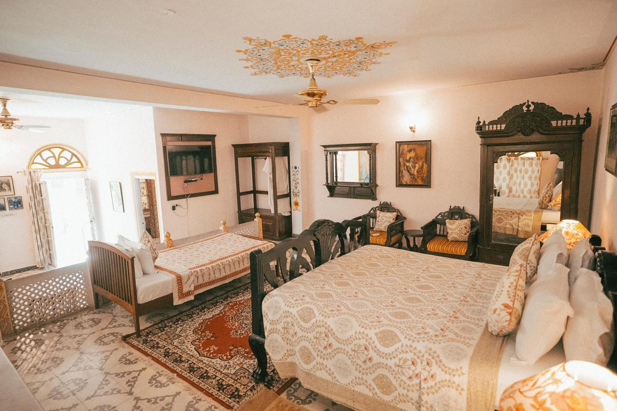Khairagarh Royal Suite Pick Up on Arrival from Airport Private Tour of Bissau Palace